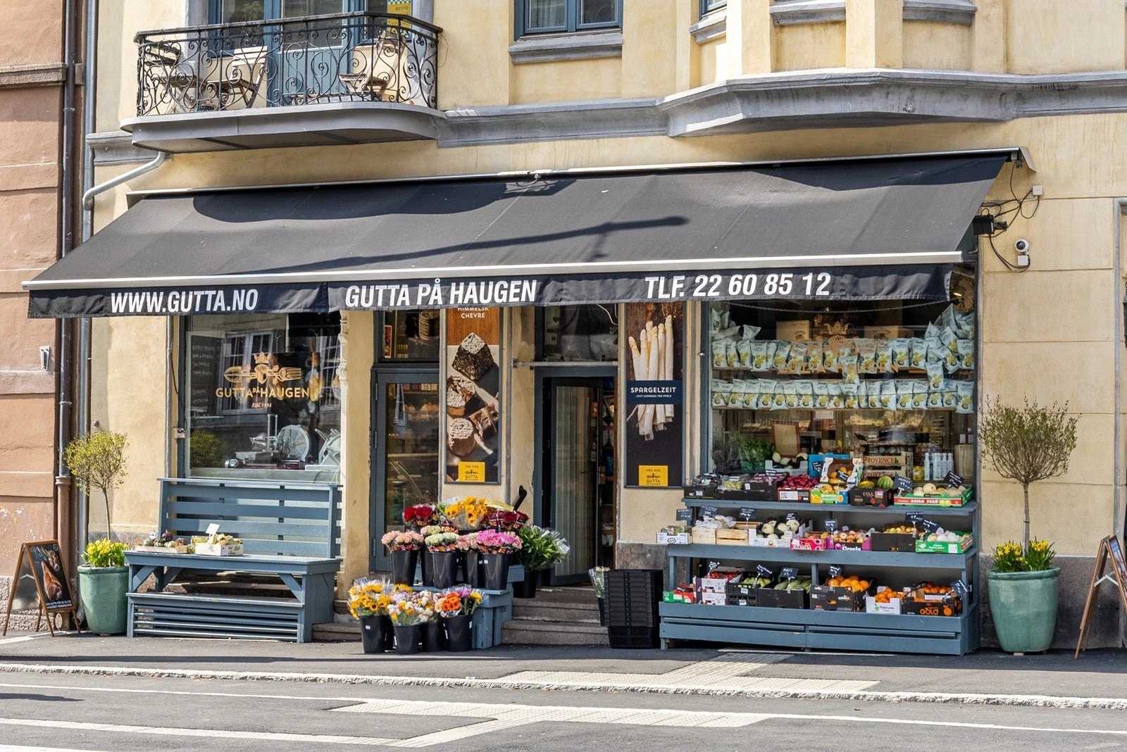 Her finner man også populære nisjebutikker og serveringssteder som Gutta på Haugen, Pascal, Balthazar interiør, Baker Hansen m.m. Galleribilde