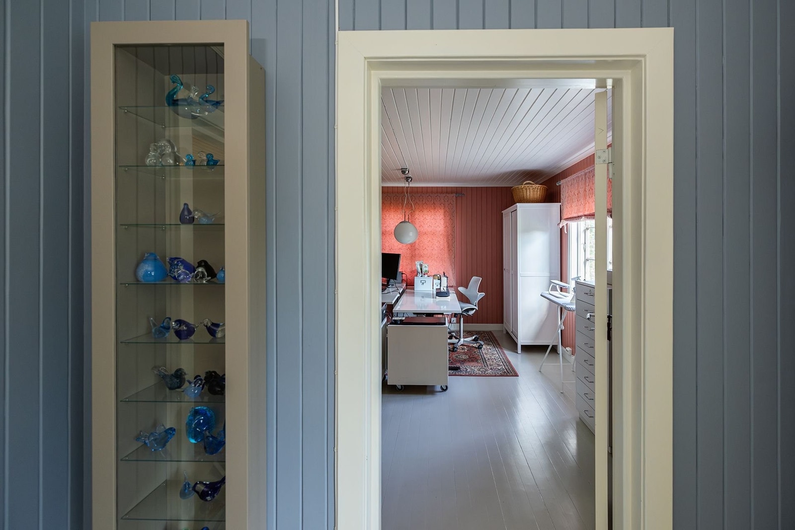 Kikk inn i soverom 3 fra gang i 2. etasje. Galleribilde