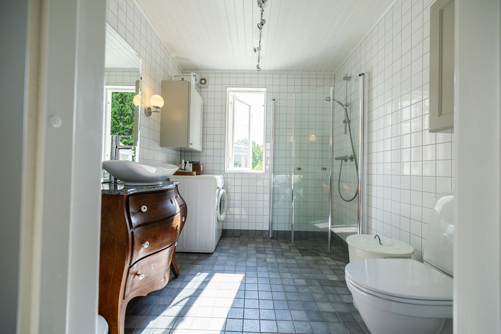 Bad i tilbygg i 1. etasje. Galleribilde