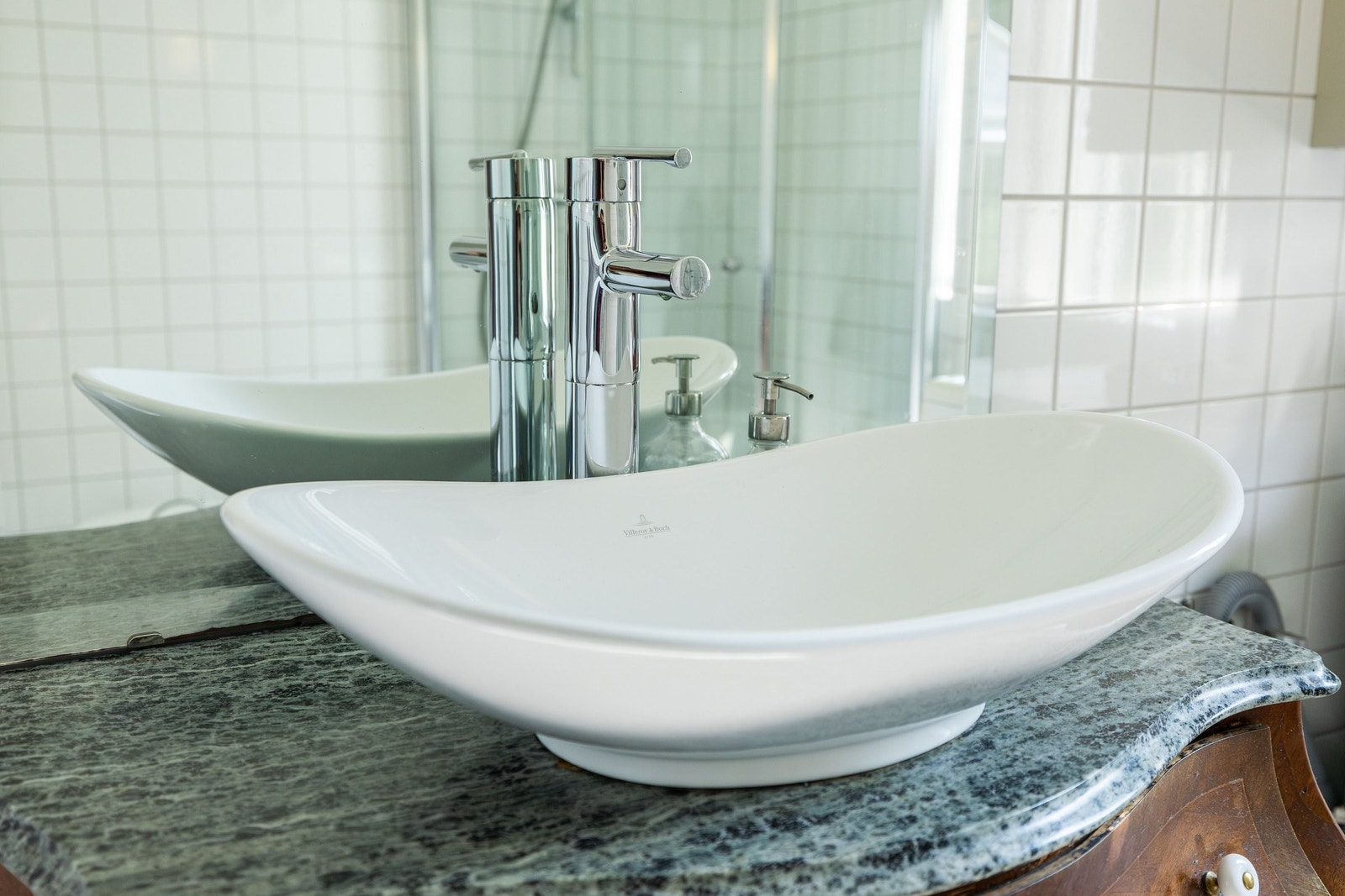 Bad i tilbygg i 1. etasje. Galleribilde