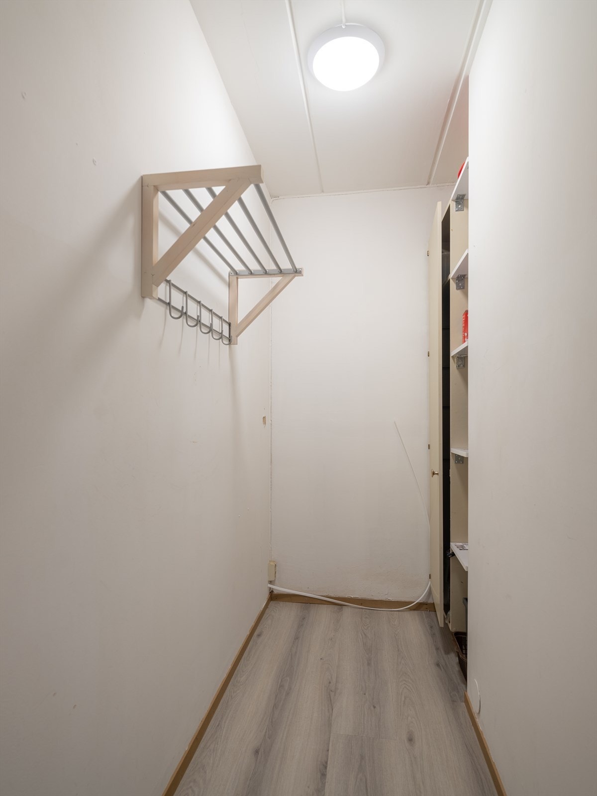 Bod med oppbevaringsmuligheter. Galleribilde