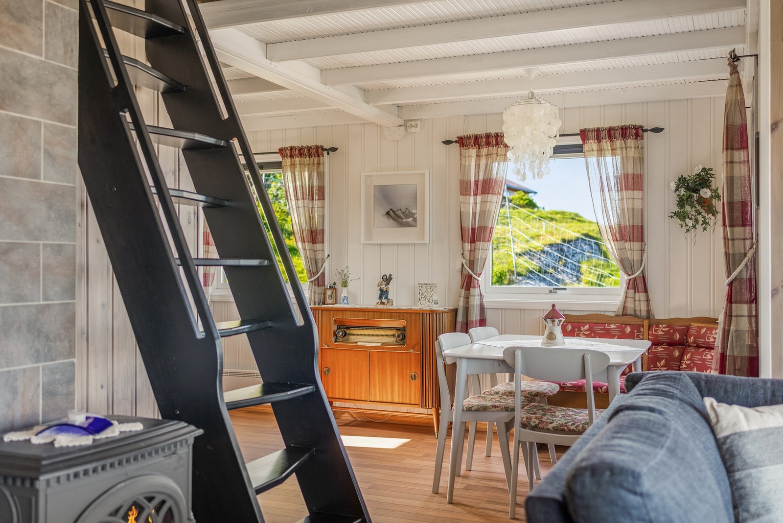 Vi tar turen opp til hemsen Galleribilde