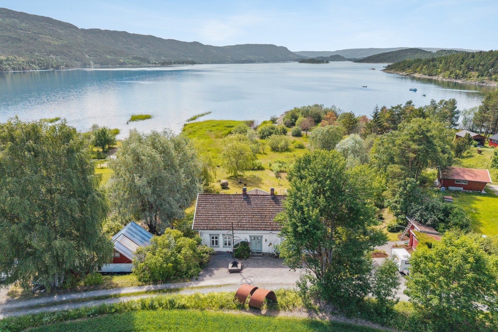 Her kan man virkelig nyte livet - enten det er som helårsbolig eller fritidseiendom. Galleribilde