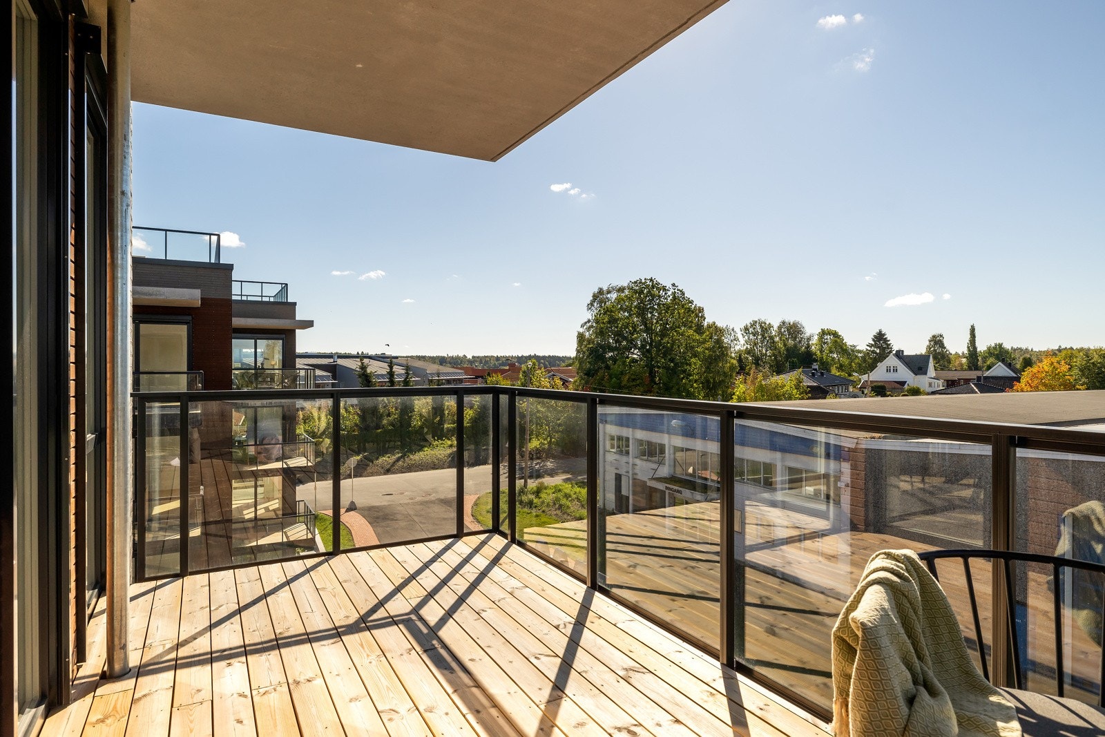 Leiligheten har en flott intern beliggenhet med gode solforhold Galleribilde