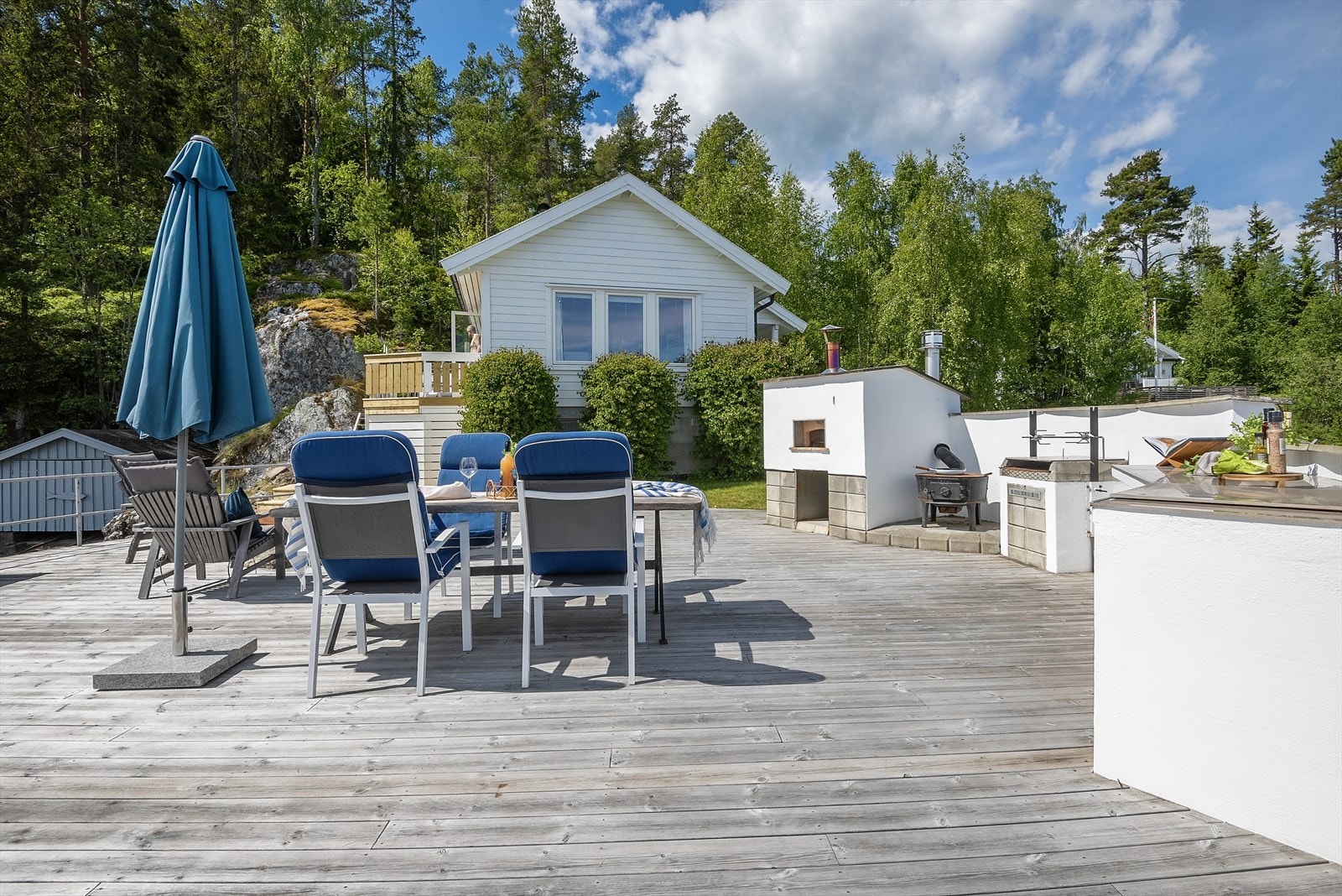 God plass for møblering utendørs. Galleribilde