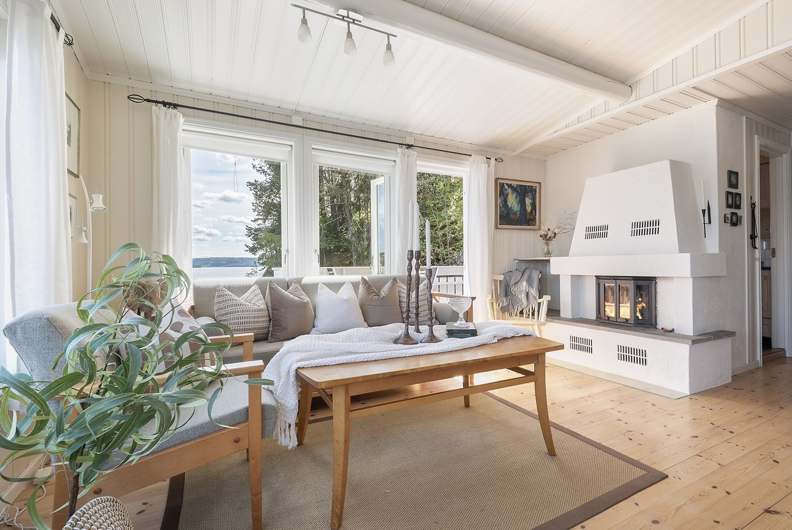 Stemningsfull peis luner godt på kjølige kvelder. Galleribilde