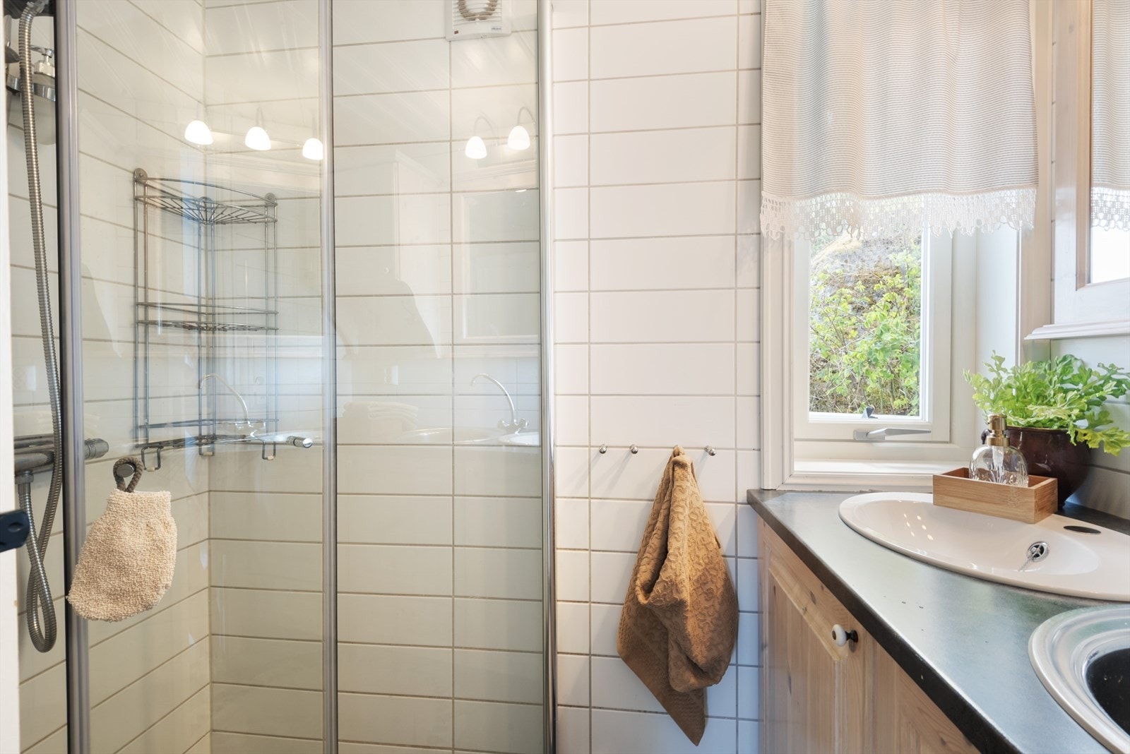 Dusj på badet. Galleribilde