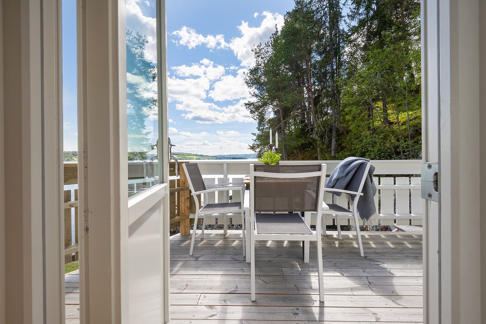 Utgang til terrasse. Galleribilde