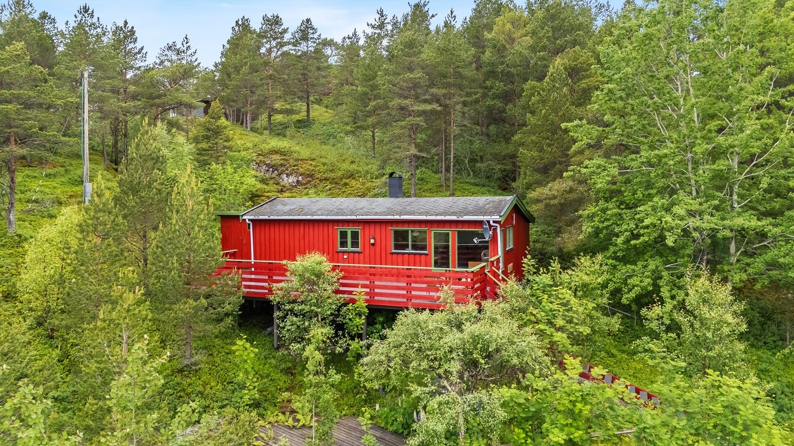 Idyllisk hytte med båtplass | Flott sjøutsikt | 3 soverom Galleribilde