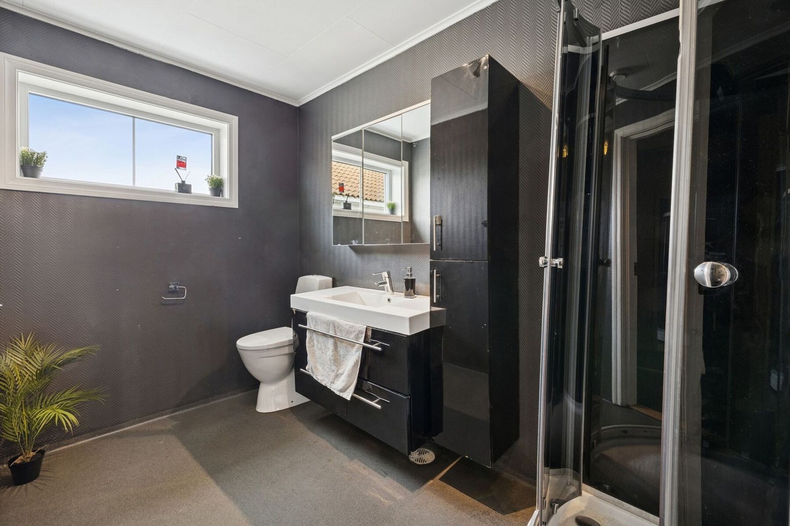 Rommet har også opplegg for vaskemaskin og plass til tørketrommel. Galleribilde