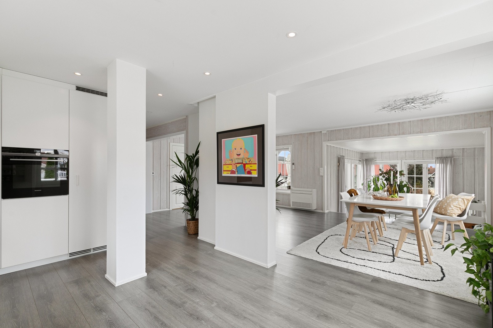 Varme i gulvet i flere soner bidrar til en behagelig varme Galleribilde