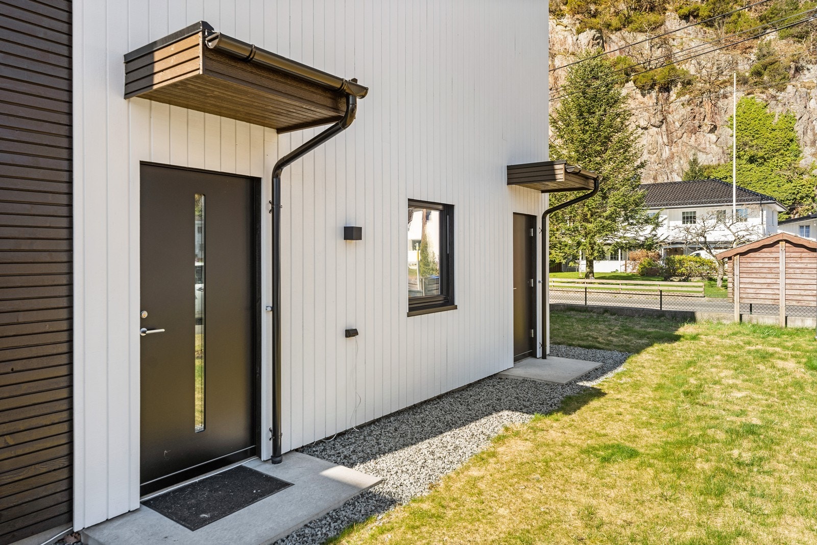 Adkomst til leiligheten på boligens side. Galleribilde