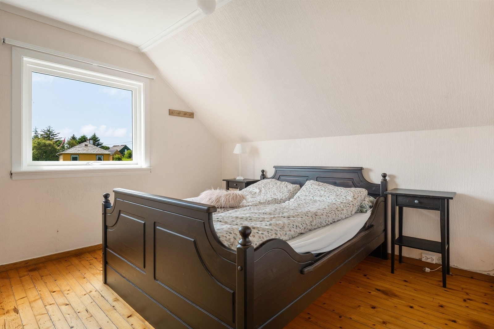 Boligen har 3 soverom i 2. etasje. Galleribilde