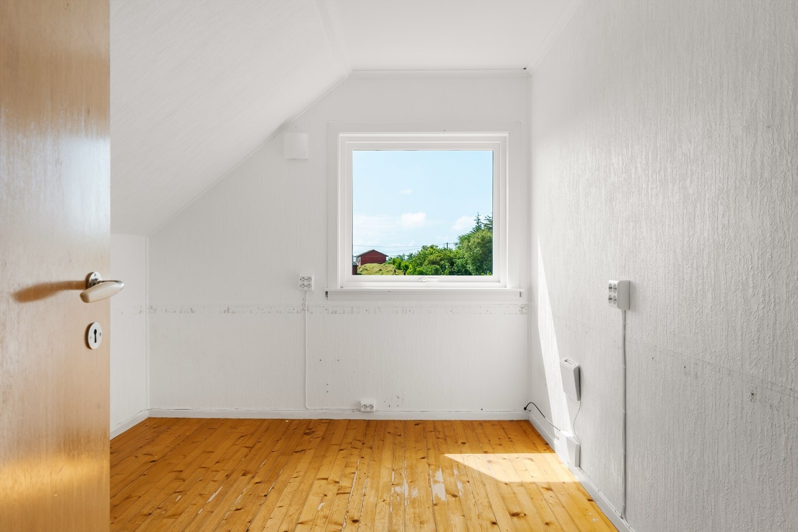 Soverom 2 passer perfekt som barnerom, gjesterom eller kontor. Galleribilde