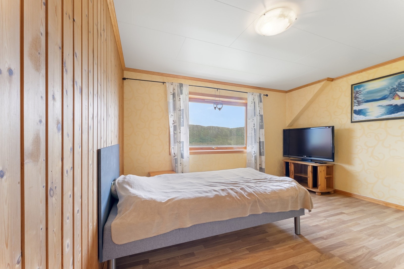 Utleiedel i 2. etg. med stue, soverom, bad og kjøkken. Galleribilde