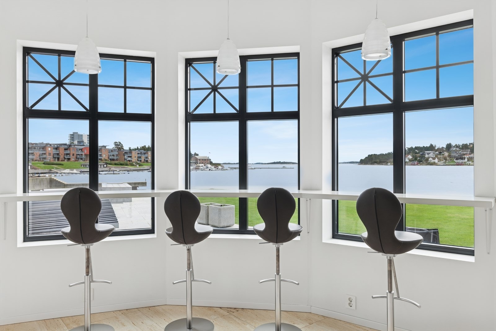 Utsikt fra rom tilknyttet kjøkkenet. Galleribilde