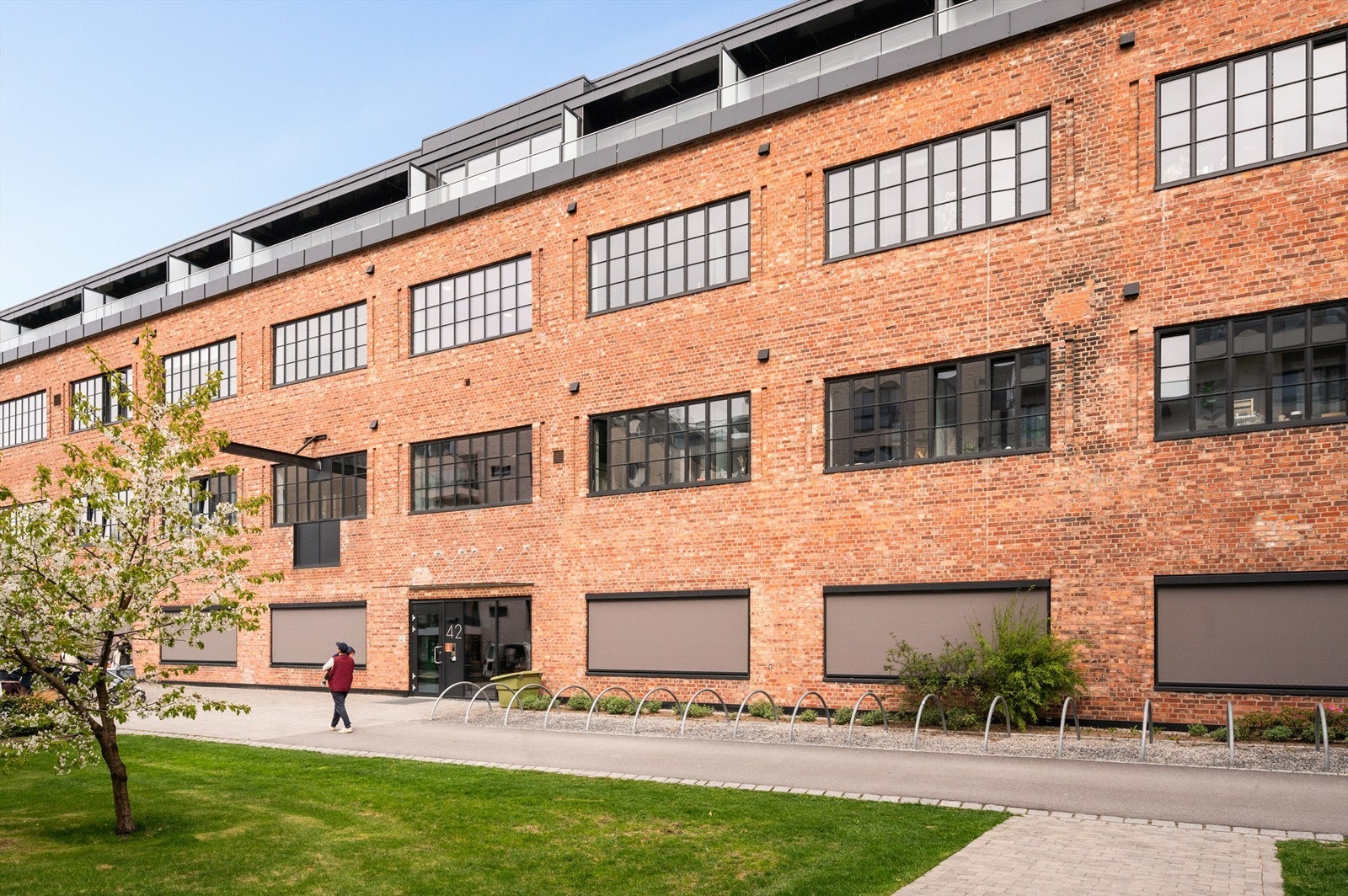 Bygningen ble oppført som en del av en fyrstikkfabrikk i 1938, og er på byantikvarens liste over bevaringsverdige bygninger. Galleribilde