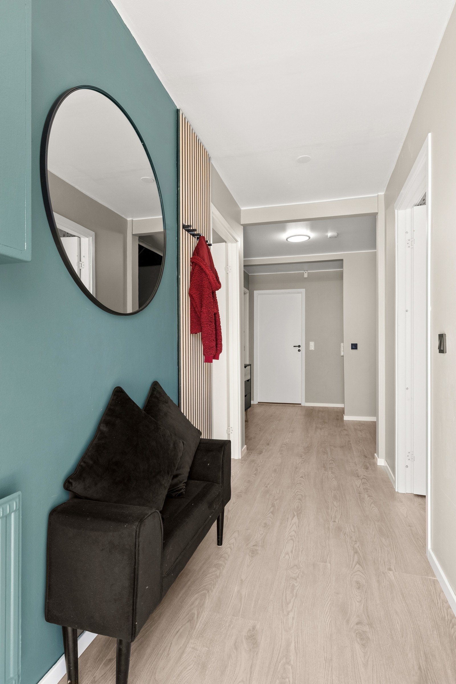 Entré som gir et svært godt inntrykk av boligen. Galleribilde