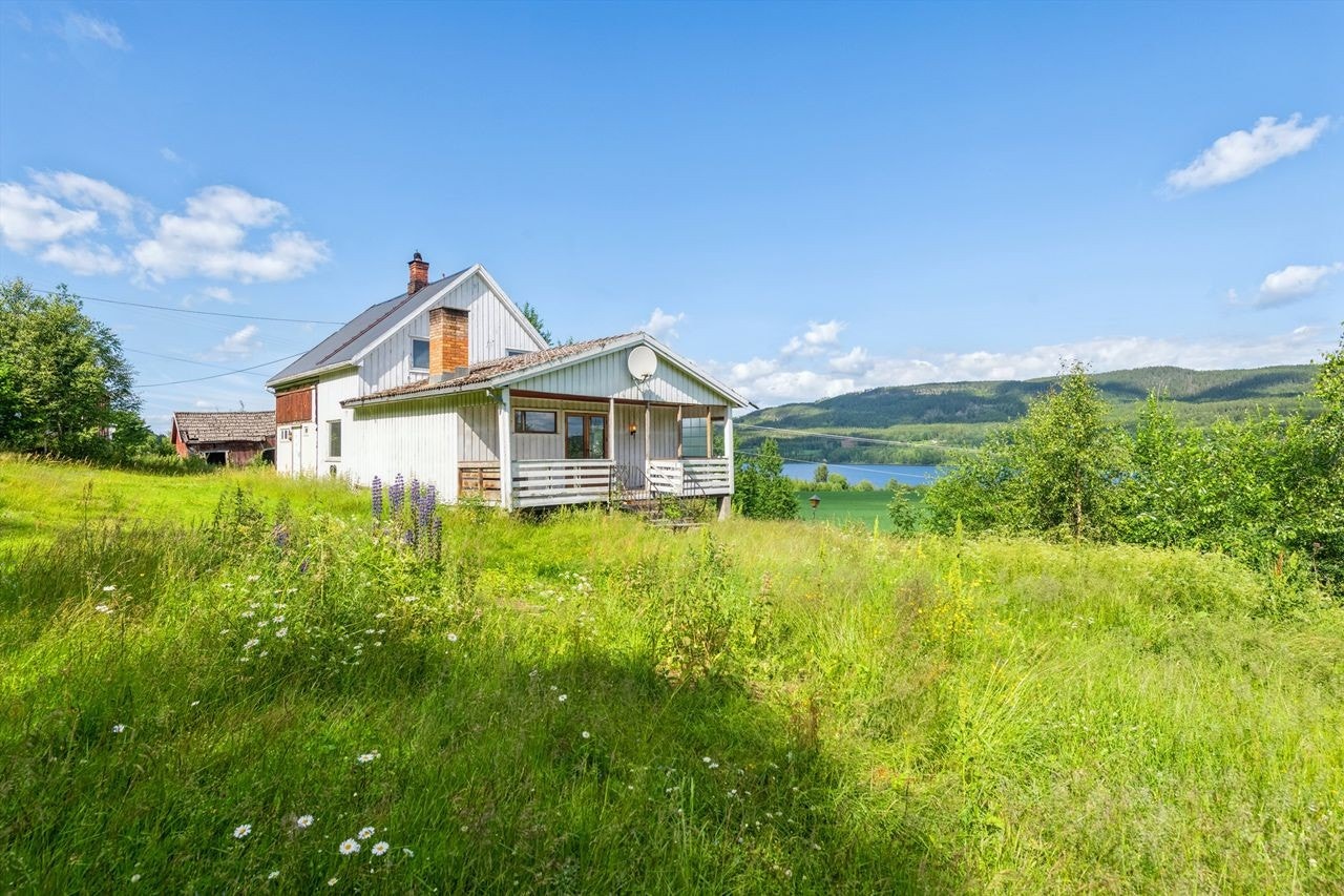 Området rundt Brandval er preget av vakker natur og gir gode muligheter for friluftsliv. Galleribilde