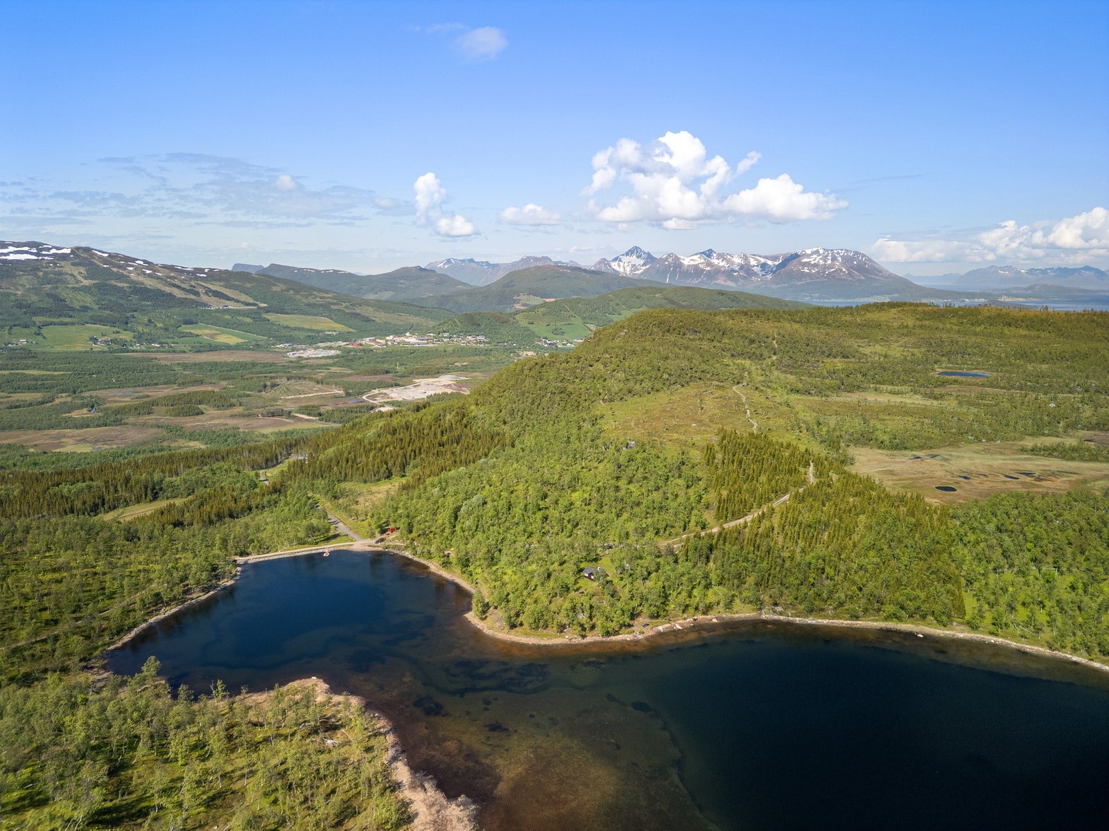 På gangveien/grusveien fra Folkeparken opp til Musvatnet blir det kjørt langrennsløype på vinterstid, nesten helt frem til hytta Galleribilde