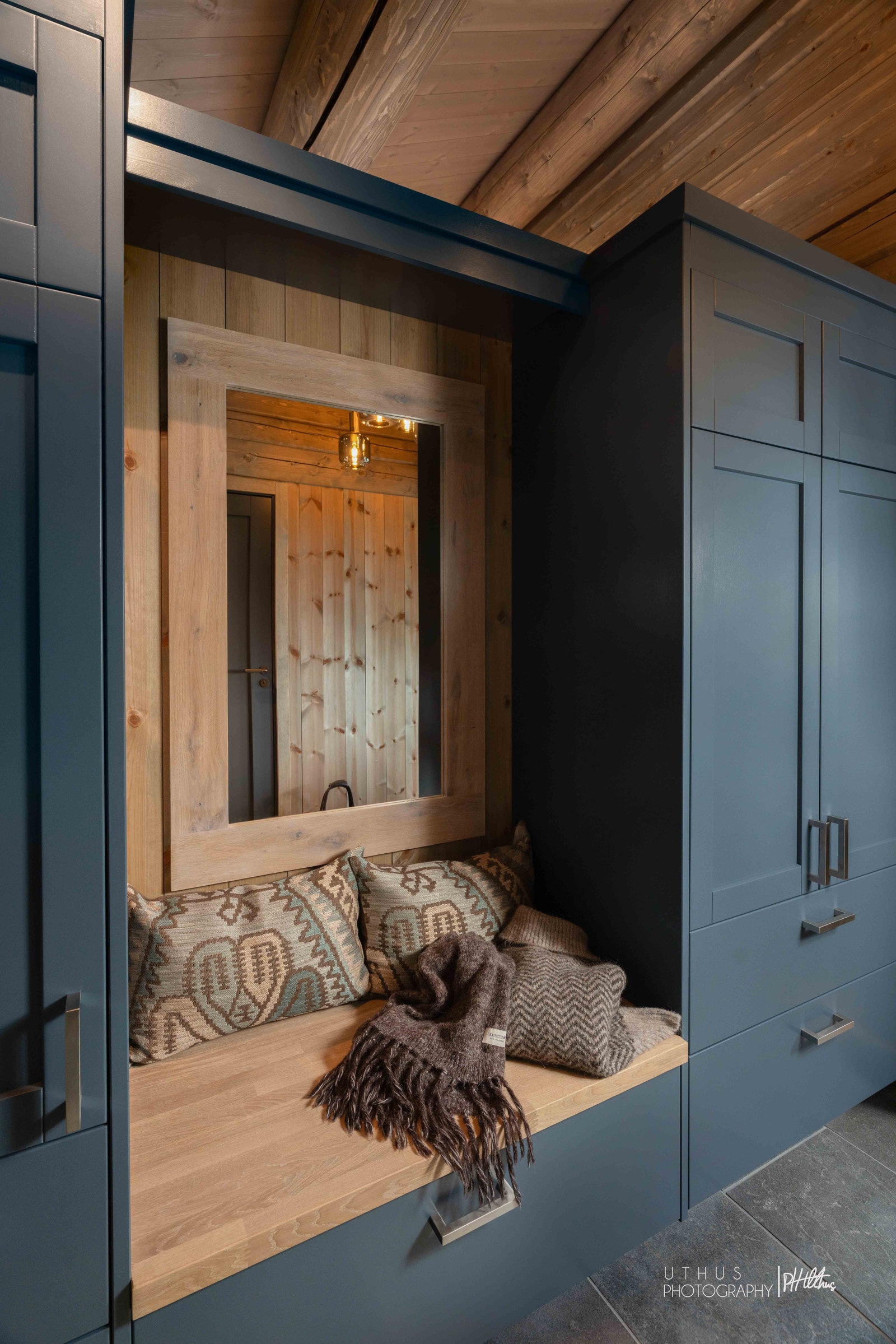 Plassbygd ganginnredning fra Kistefos møbler Galleribilde