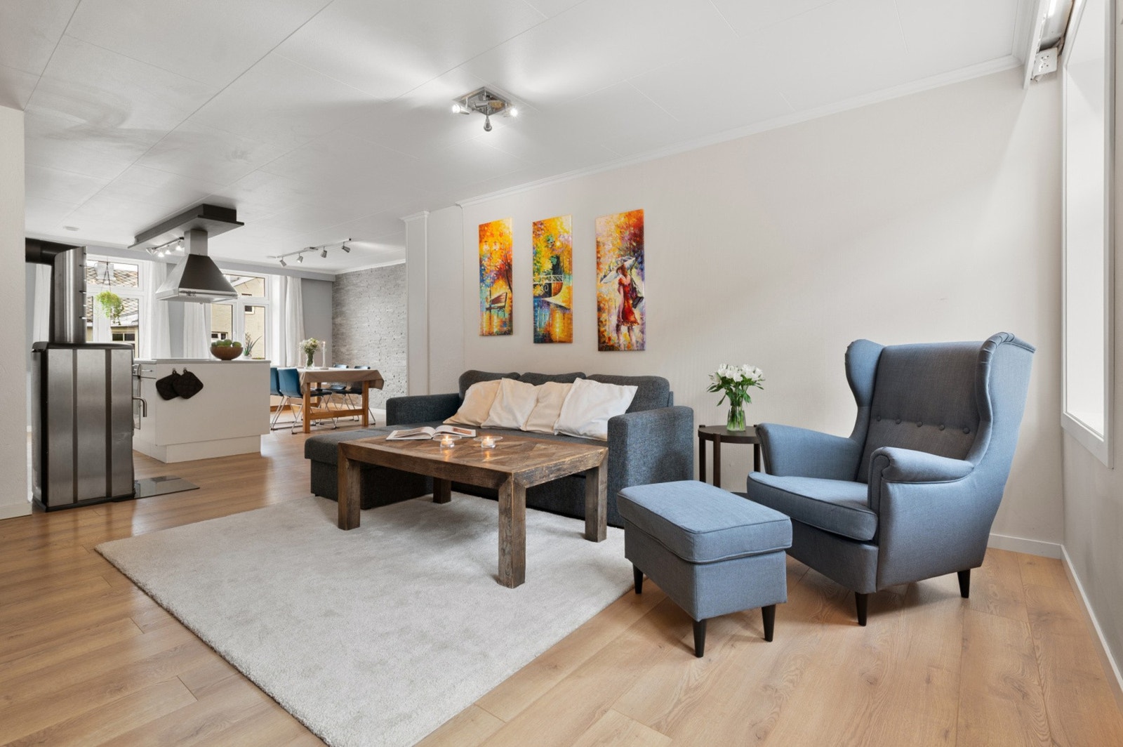 EiendomsMegler 1 ved Markus Tangvik har gleden av å presentere en lekker 3-roms leilighet i Nedre Møllenberg gate 84. Galleribilde