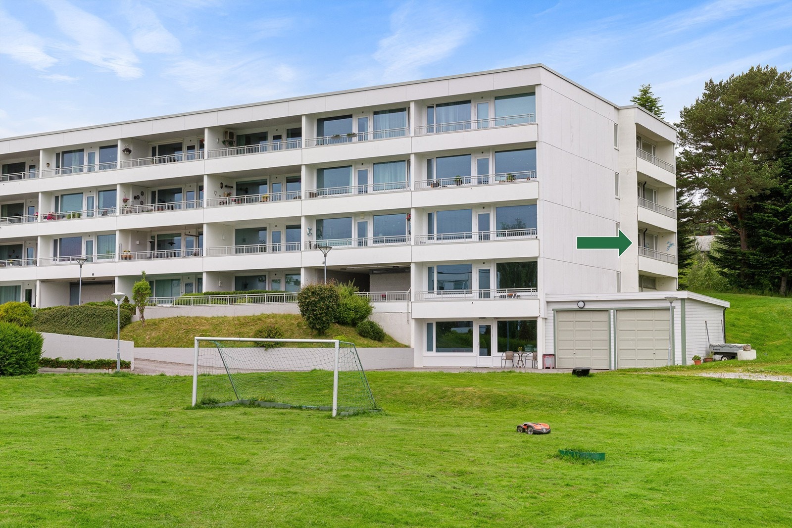 Krogsveen Sunnmøre v/Eiendomsmegler Christian Nogva Aarseth har gleden av å presentere Fredsbergvegen 27 Galleribilde