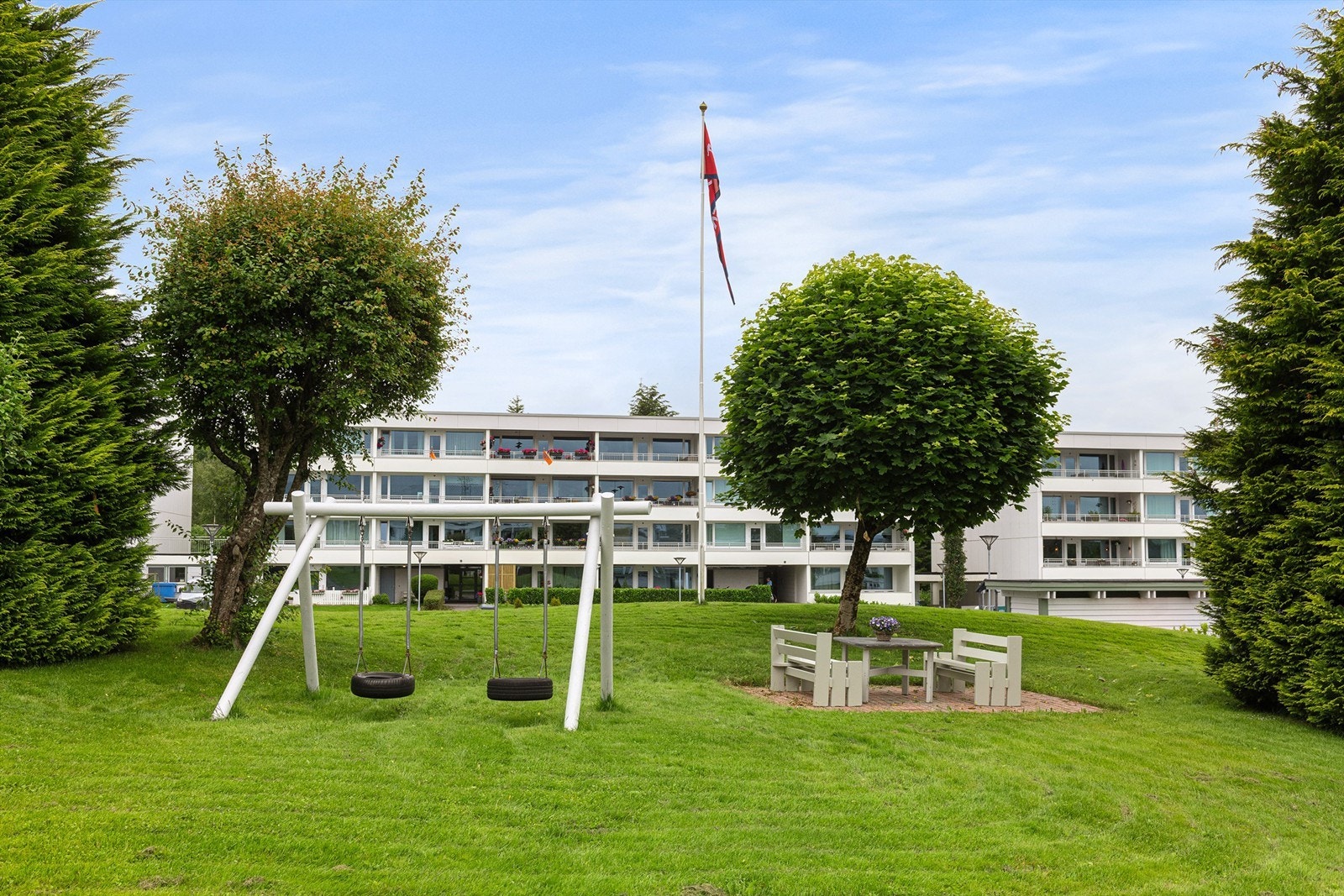 Borettslaget har meget flotte og store fellesområder med lekeplasser Galleribilde