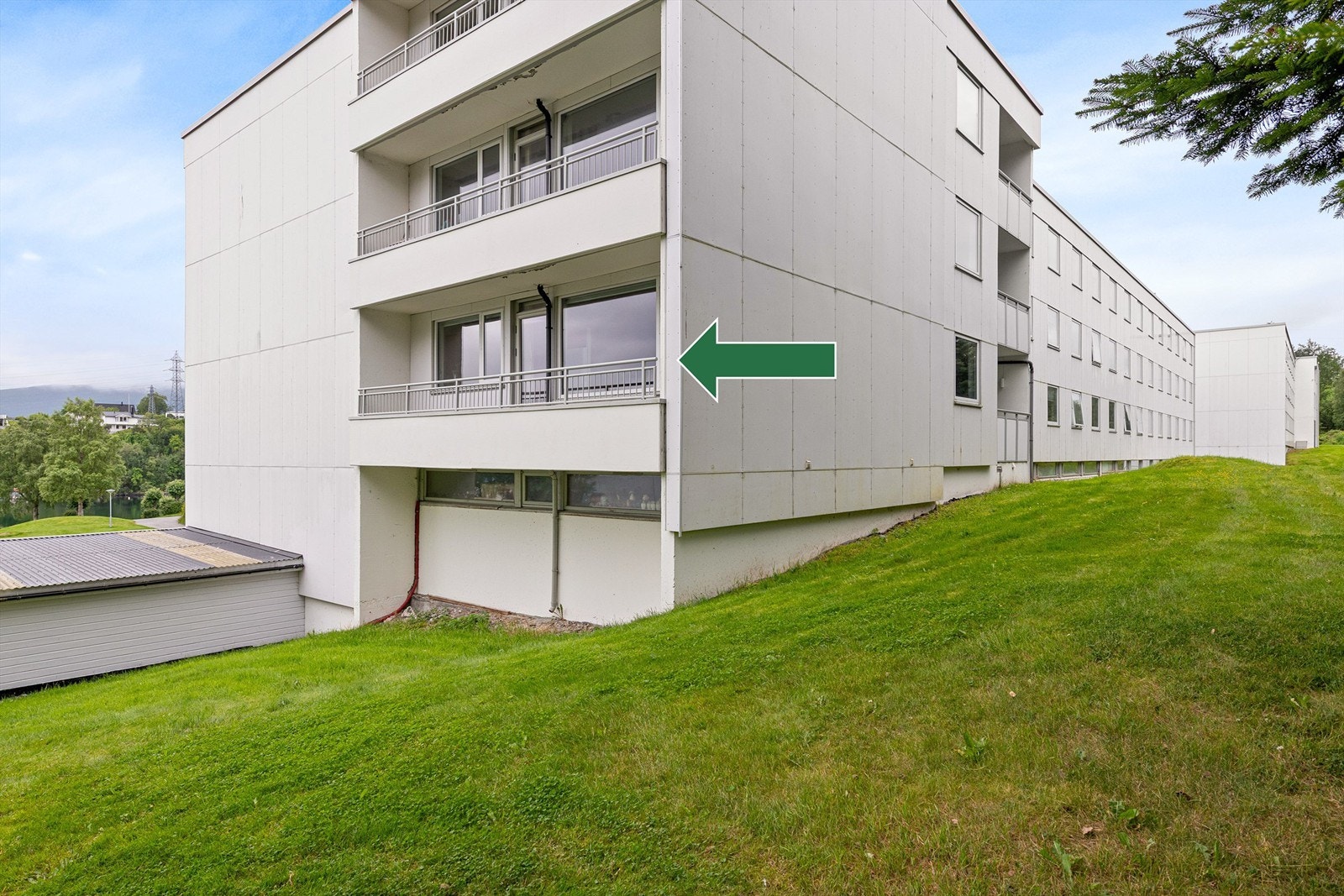 Leiligheten er beliggende på enden av blokka med fasade mot øst Galleribilde