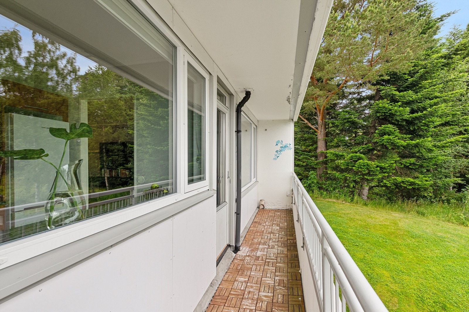 Overbygd balkong mot øst Galleribilde