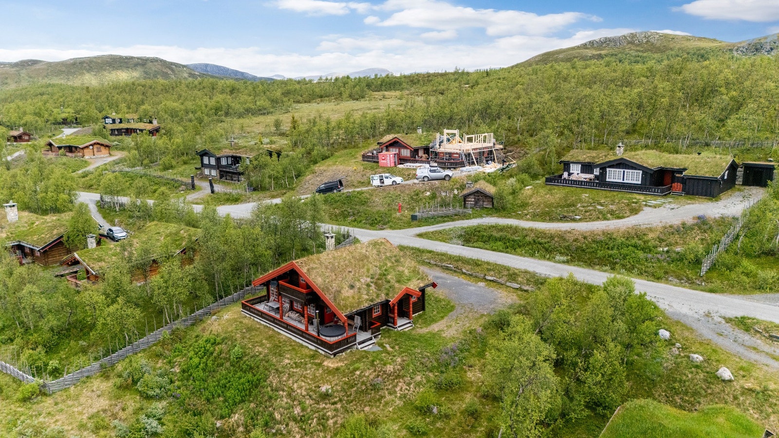 Tomten og uteområde er ypperlig for timer med lek og moro Galleribilde