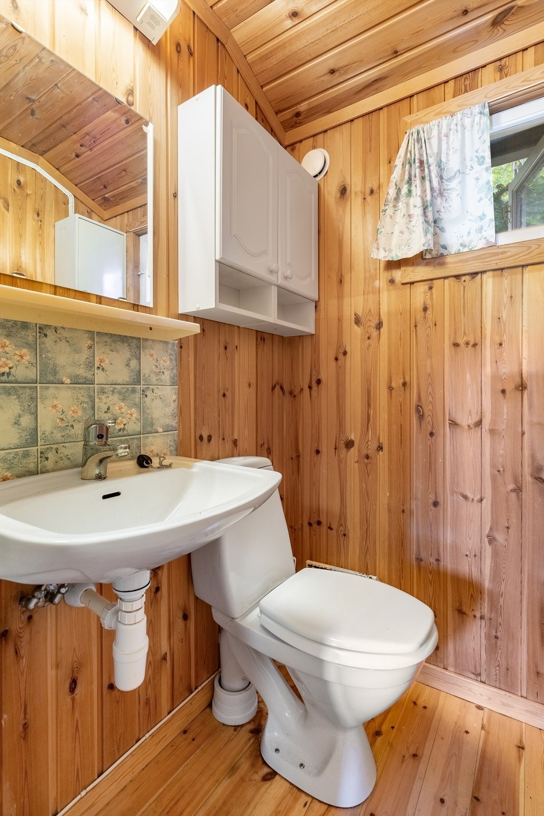 Toalettrom i anneks Galleribilde