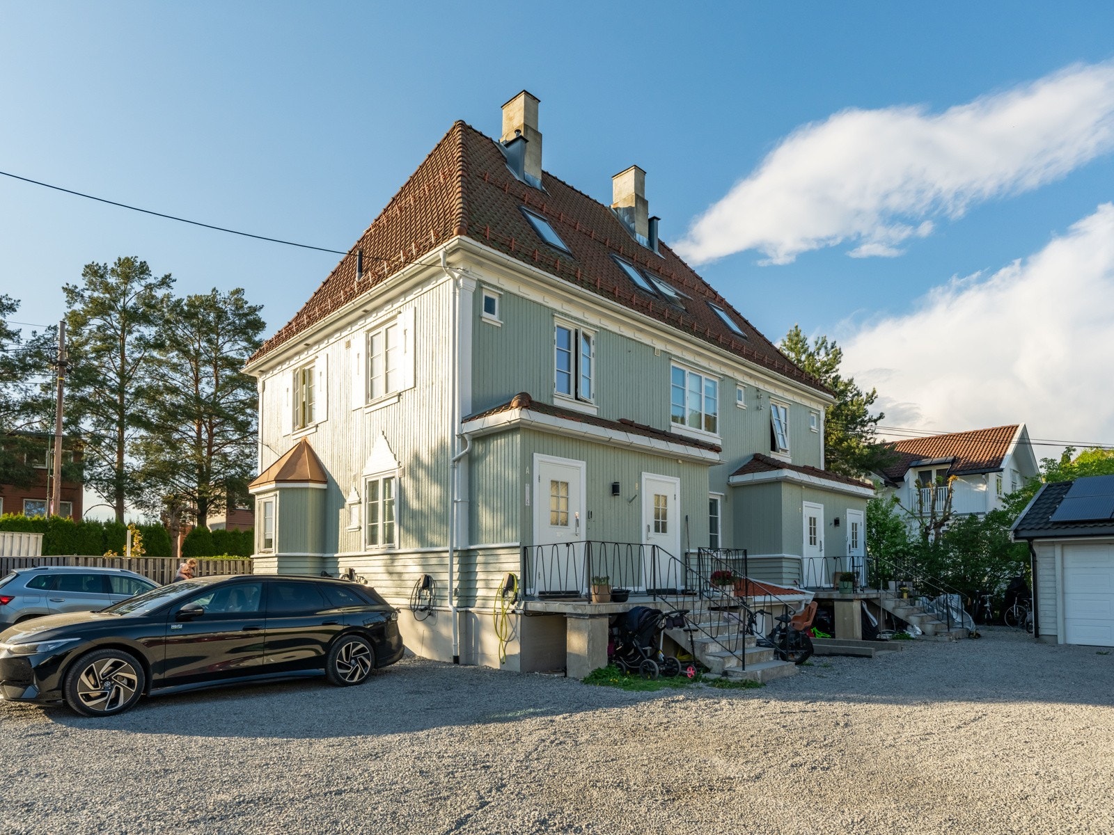 Alle enhetene har egen parkeringsplass utenfor huset. Galleribilde