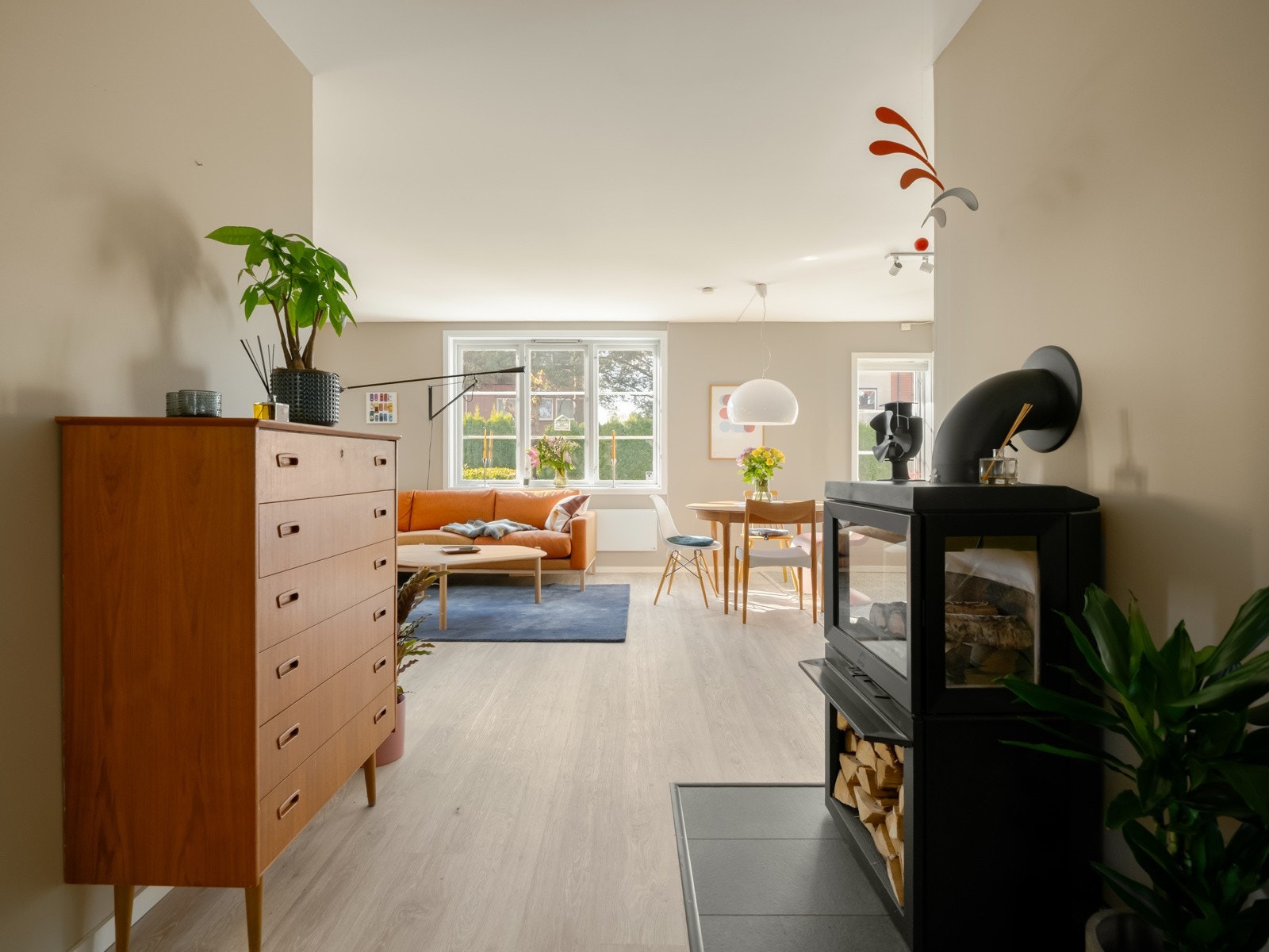 Nå rygger vi ut i gangen. Galleribilde