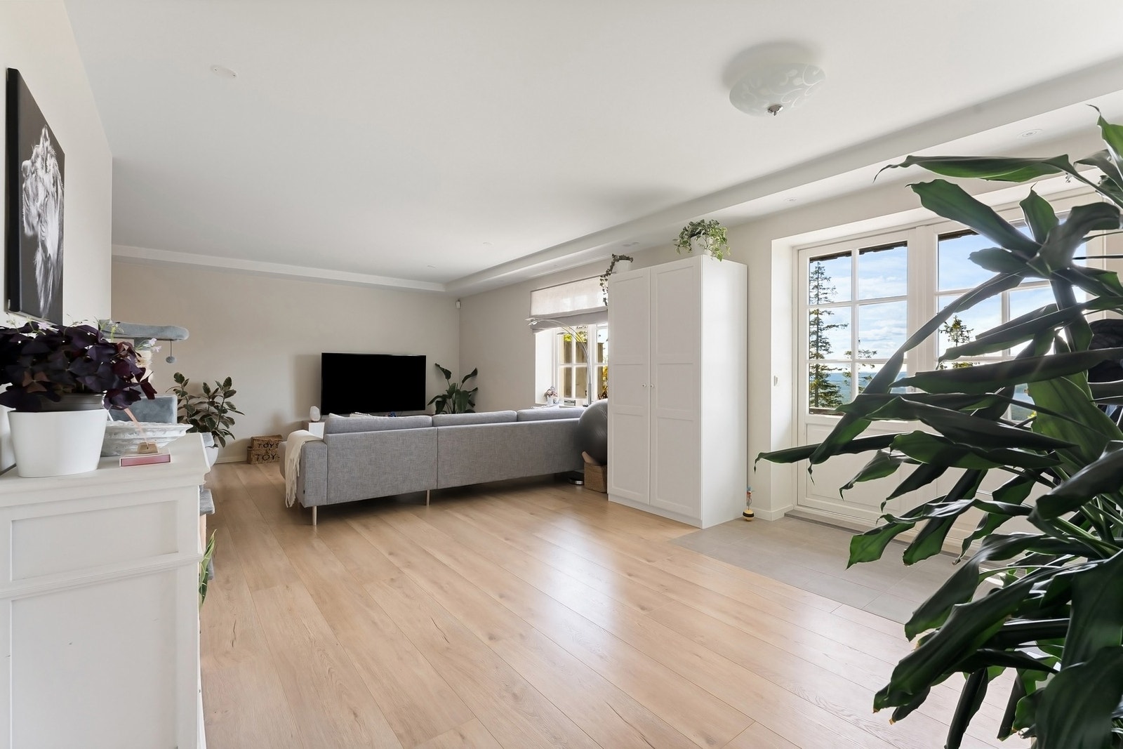 Egen inngang til separat leilighet. Galleribilde