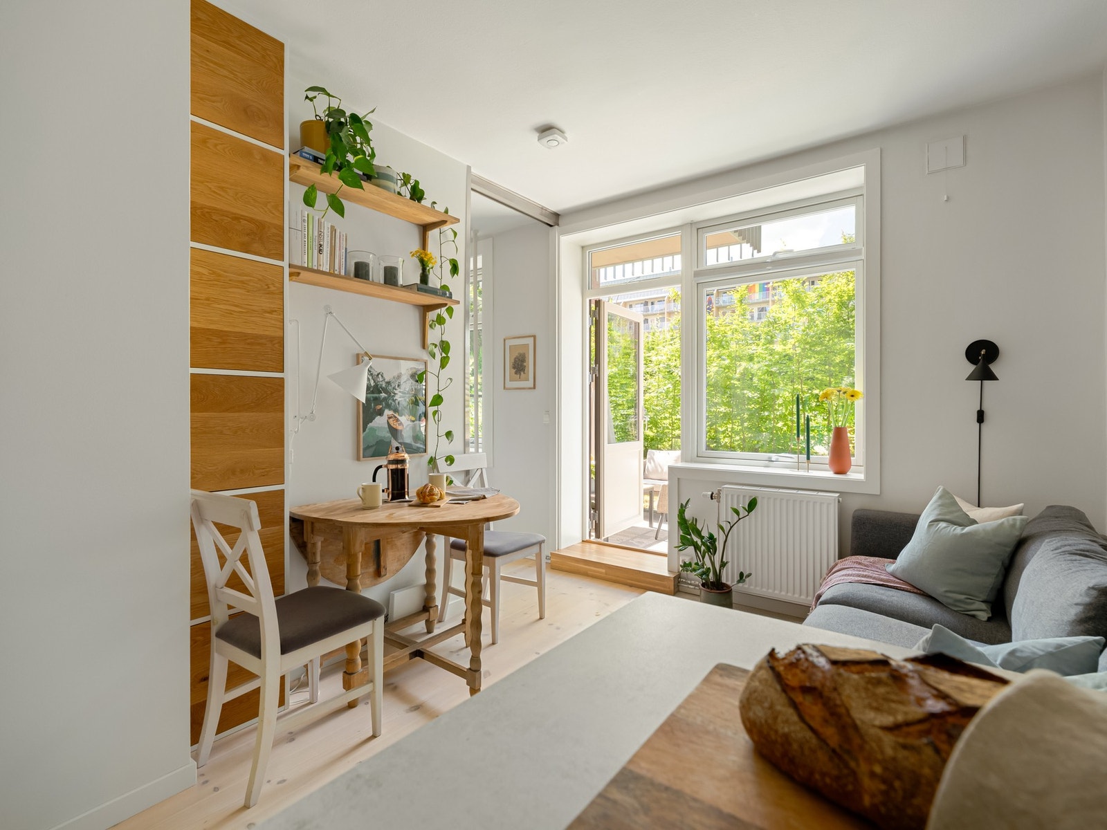 Takhøyden er målt opp til 2,61 m som sammen med store vindusflater er en ordentlig god kombinasjon. Galleribilde