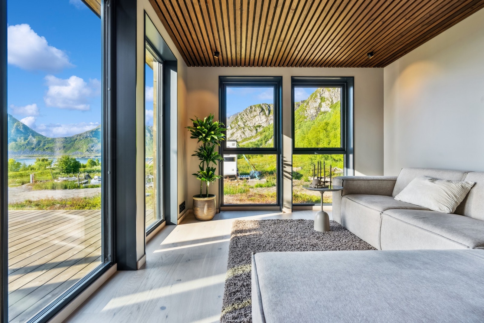 Her kan dere slappe av på sene kvelder. Her får du kveldssola. Galleribilde