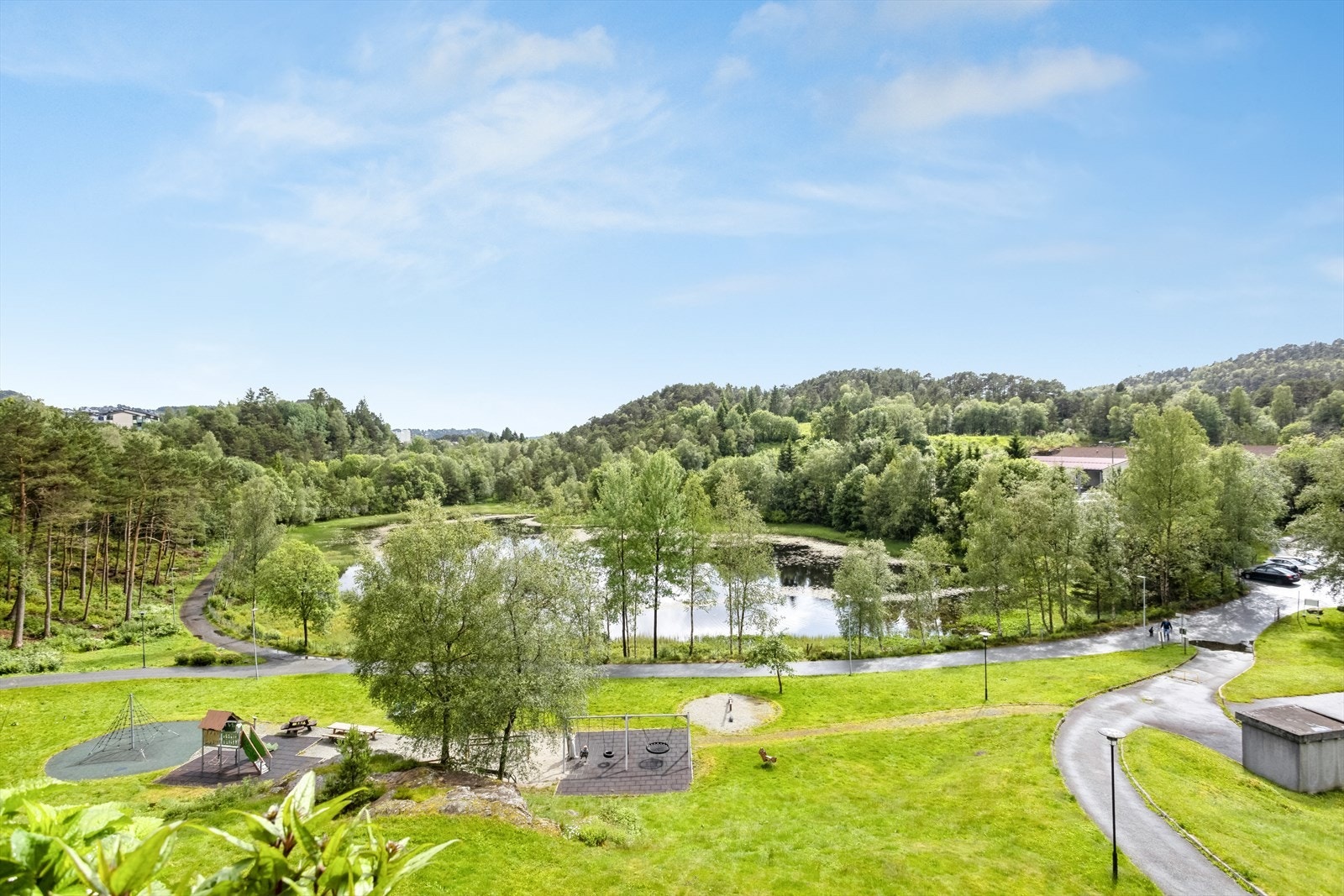 Nydelig, vid utsikt fra terrassen. Galleribilde