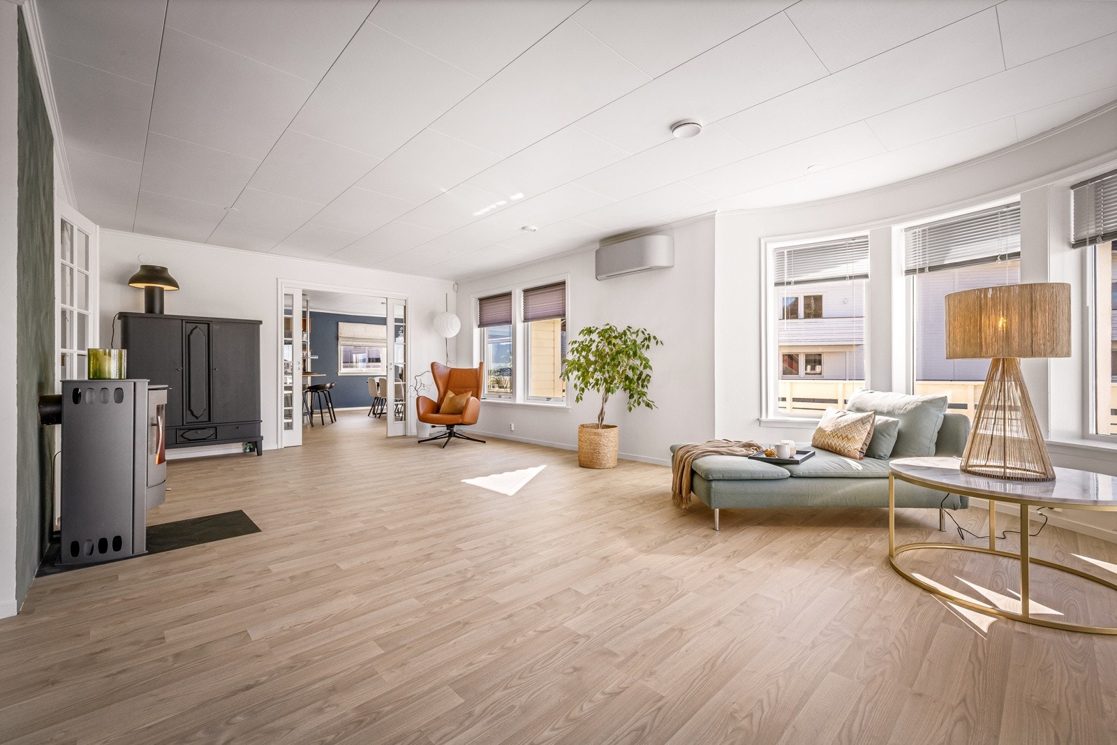 - Boligen har varmepumpe fra 2021 plassert i stuen - Galleribilde