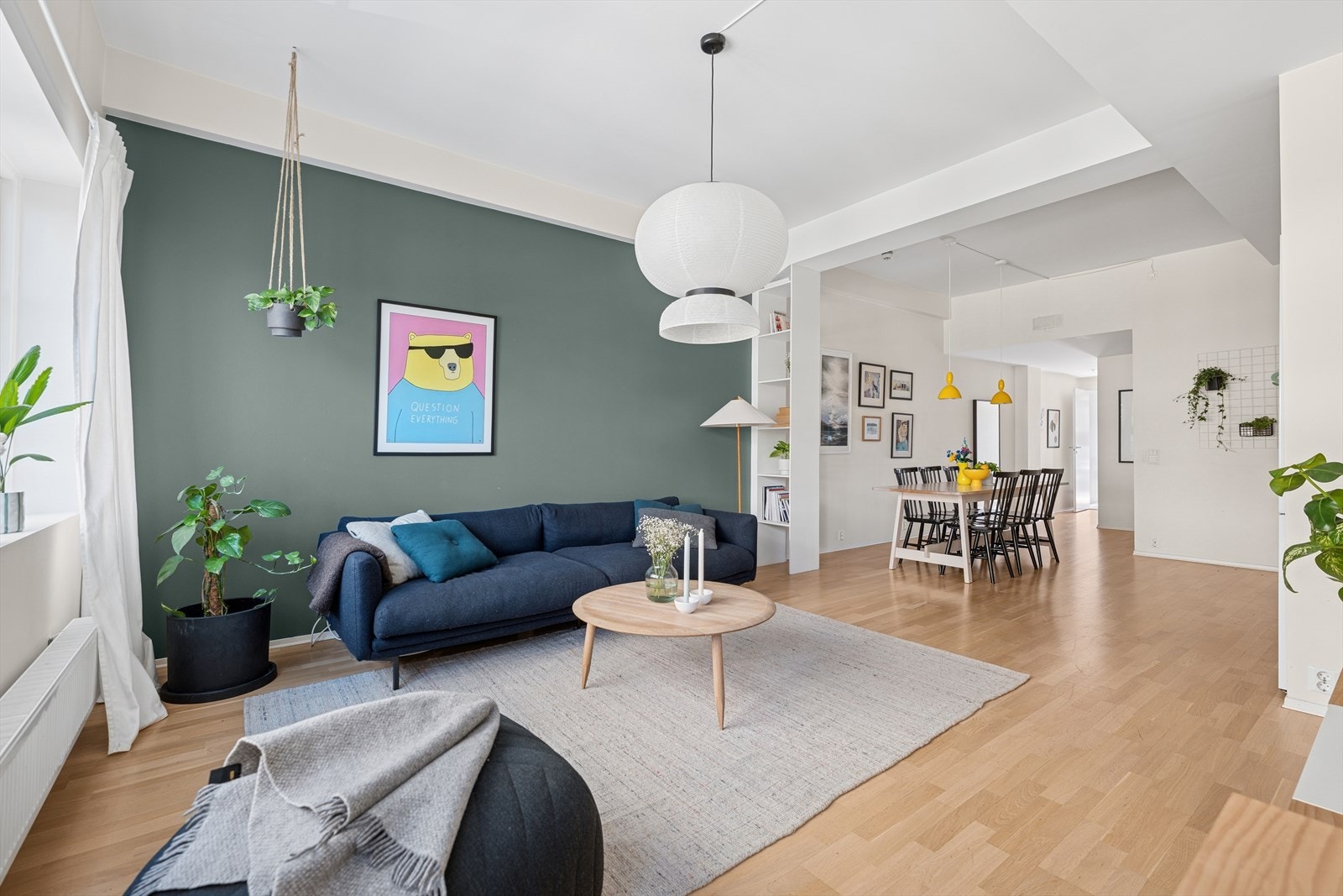 Dette er en lys og innbydende seksjonsleilighet beliggende i populært sameie på Rodeløkka/Grünerløkka Galleribilde