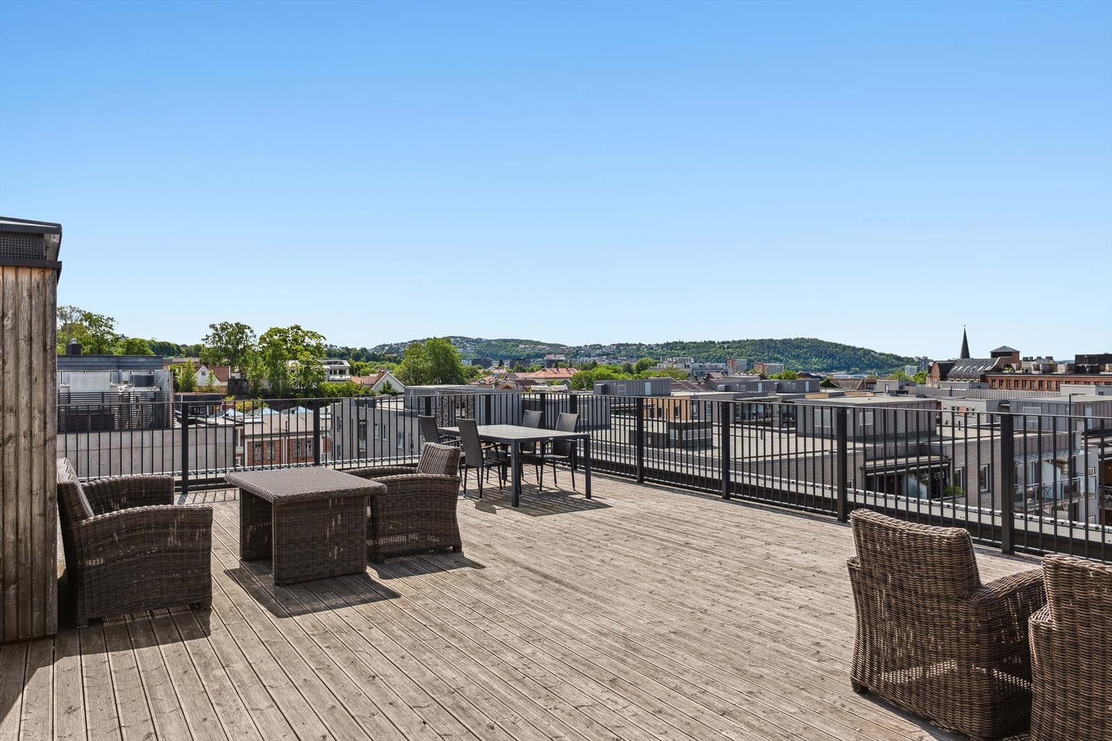 Felles takterrasse med utsikt over hele byen! Galleribilde