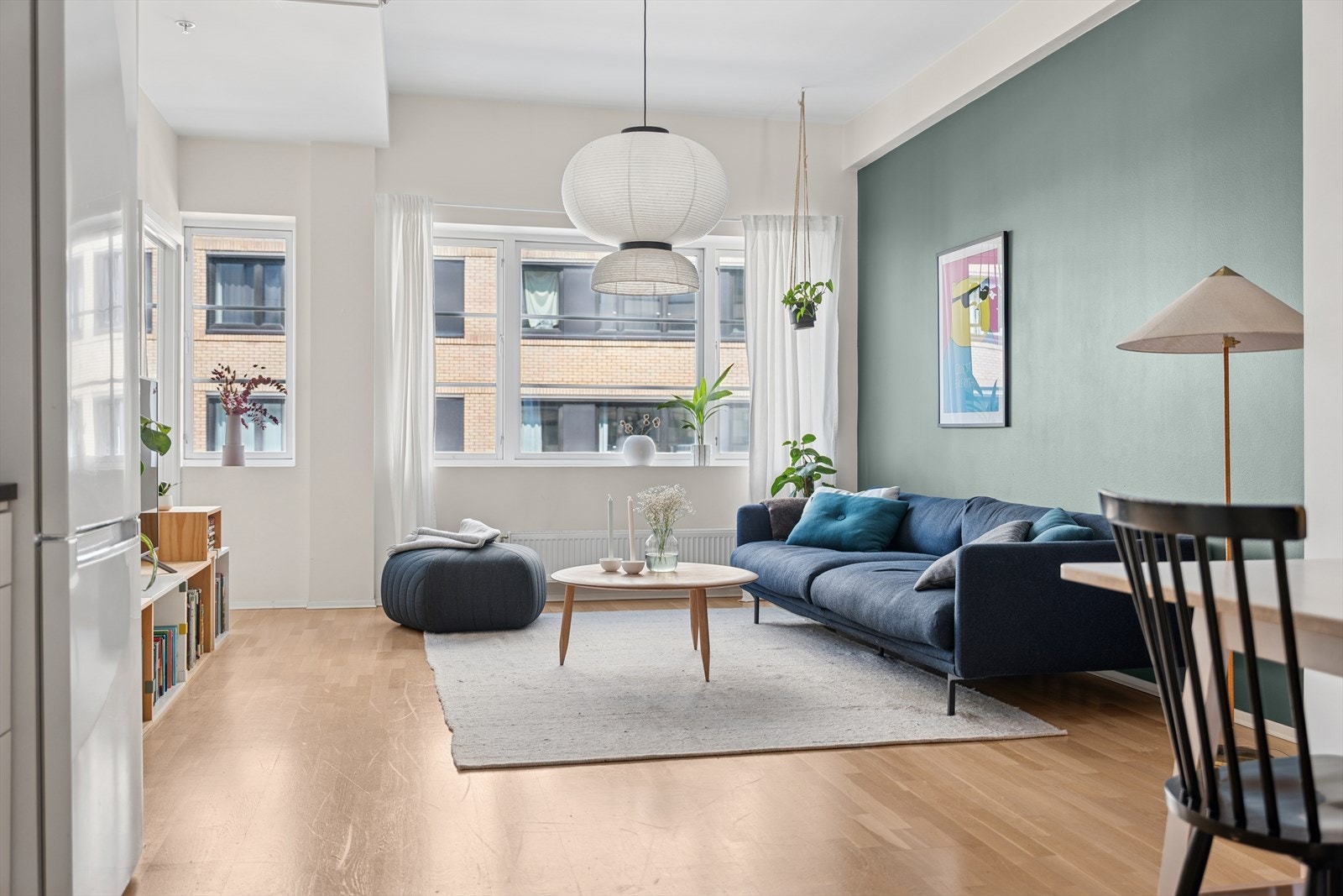 Internett, varmtvann og fyring er inkludert i de månedlige felleskostnadene, noe som gir deg mer forutsigbare boutgifter. Galleribilde