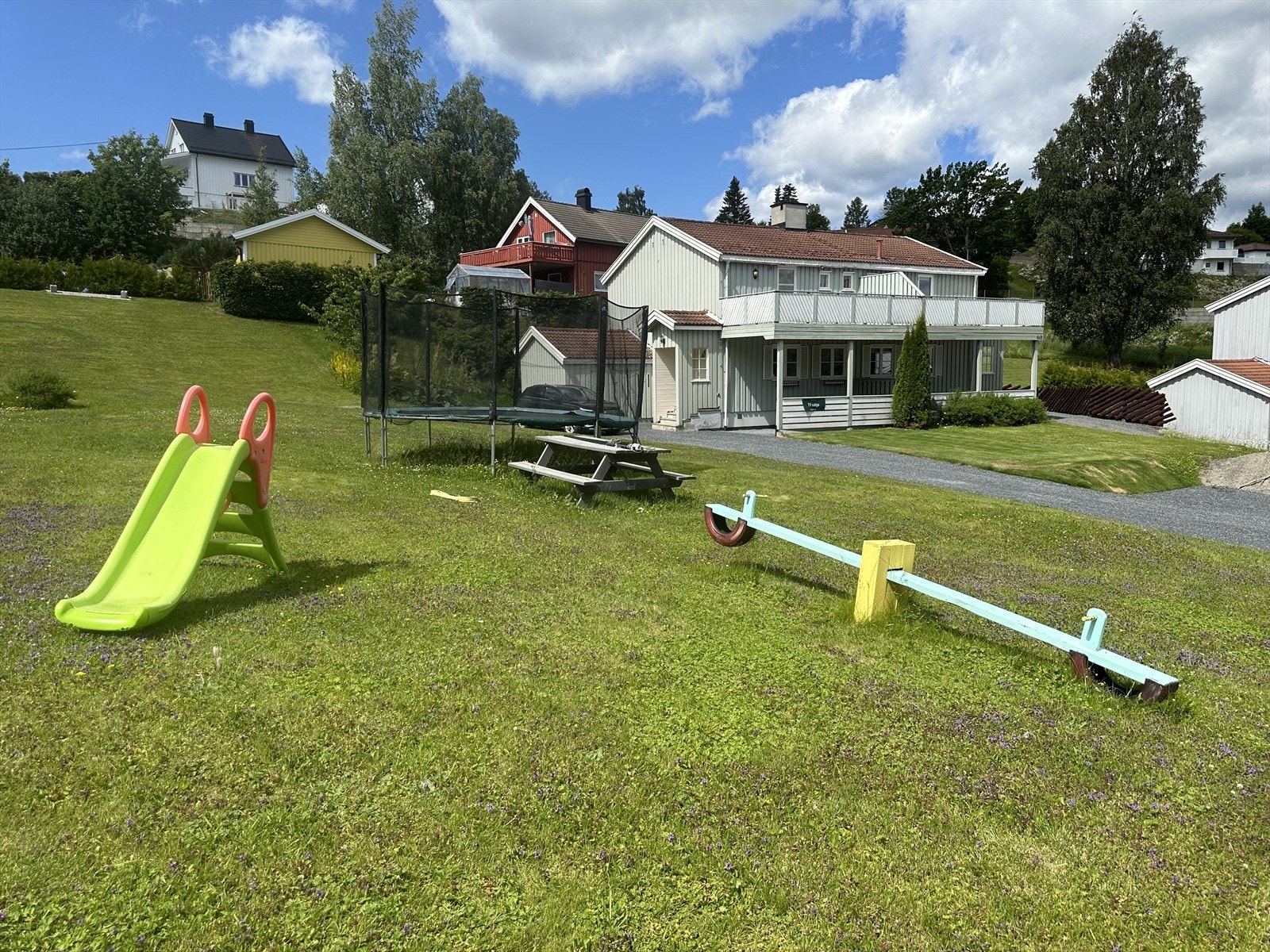Felles lekeplass like ved boligen! Galleribilde