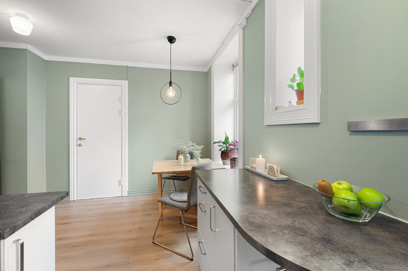 Spiseseksjonen finner sin naturlige plassering i tilknytning til kjøkken. Galleribilde