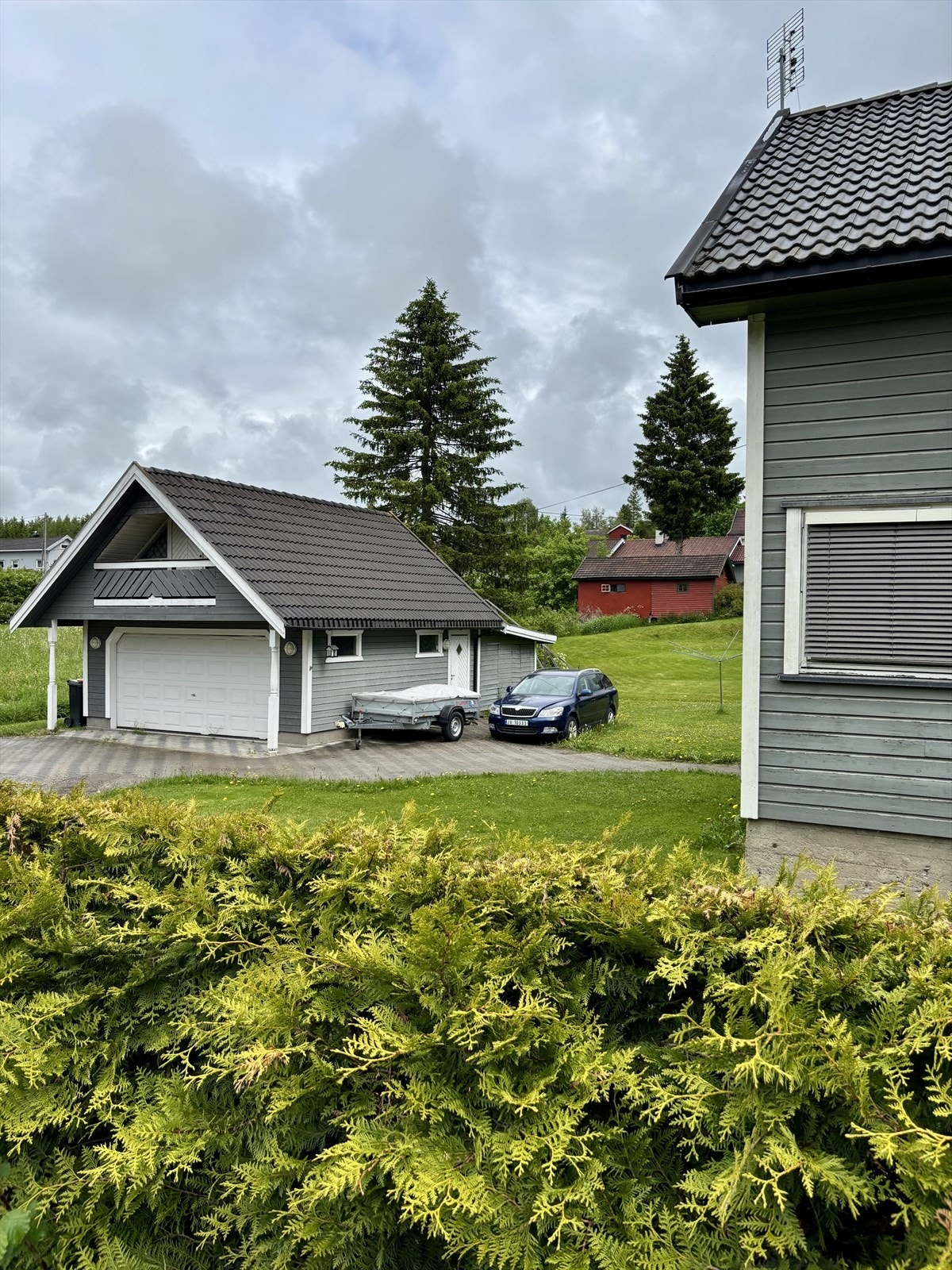 Fasade/ garasje Galleribilde