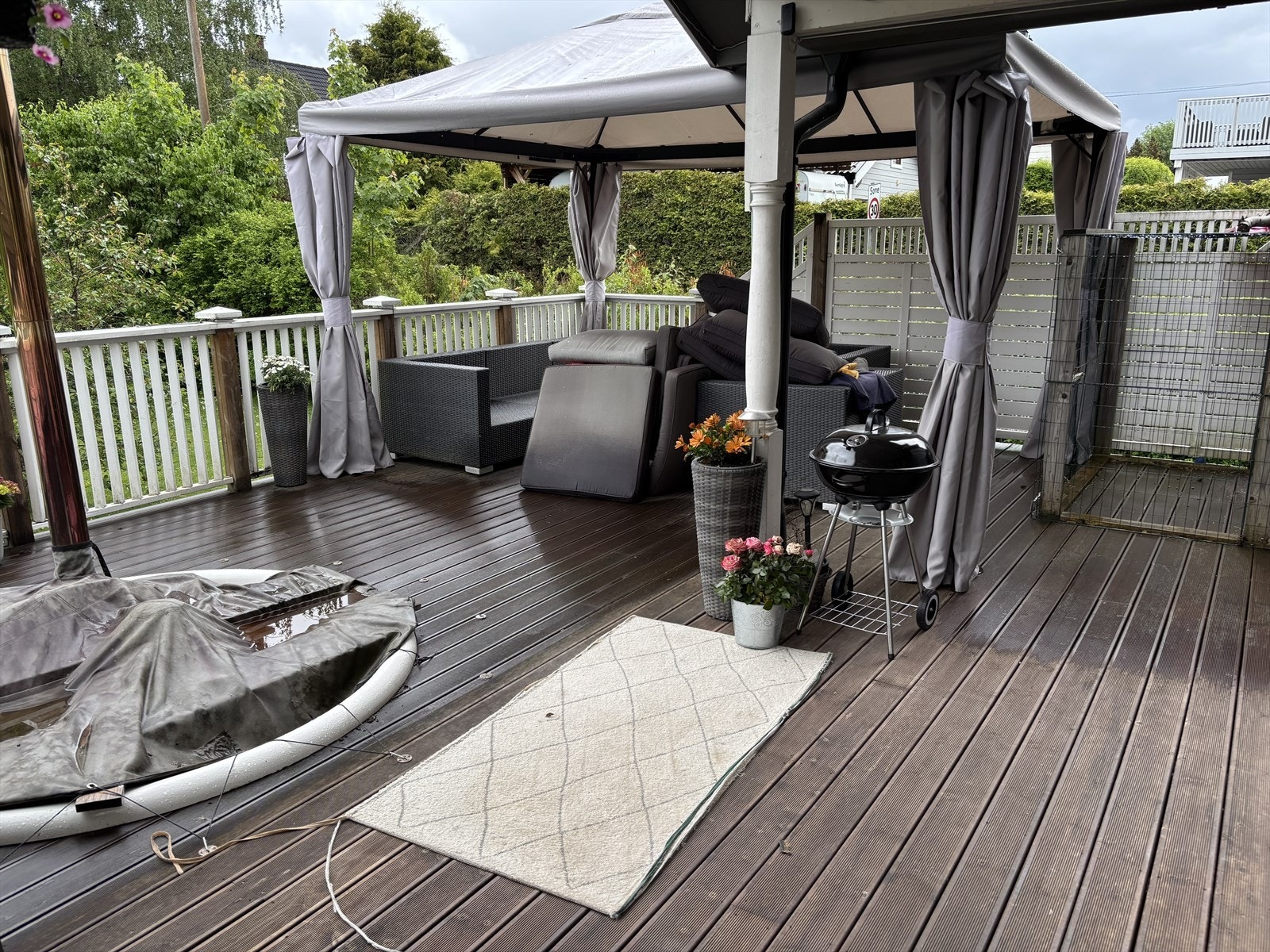 Terasse ved inngangsparti Galleribilde