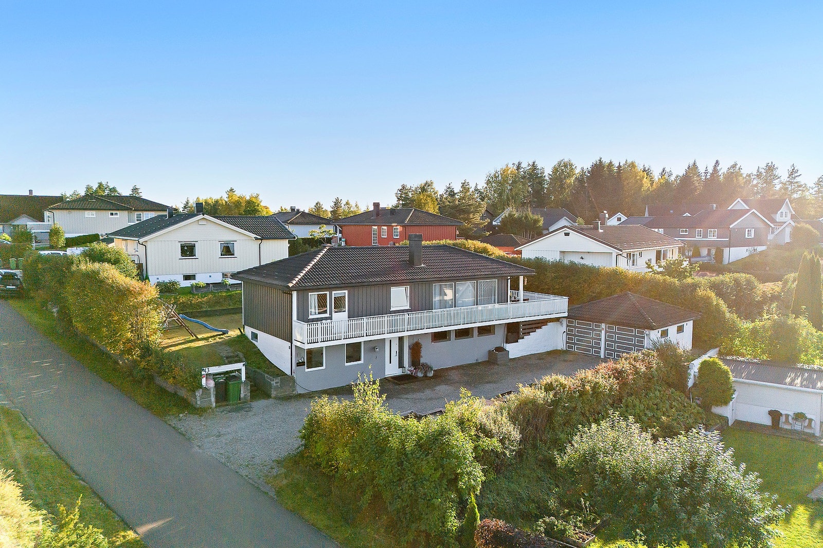 Velkommen til Furuvegen 43! Presentert av Mikael Ufuk v/Eiendomsmeglerne. Galleribilde