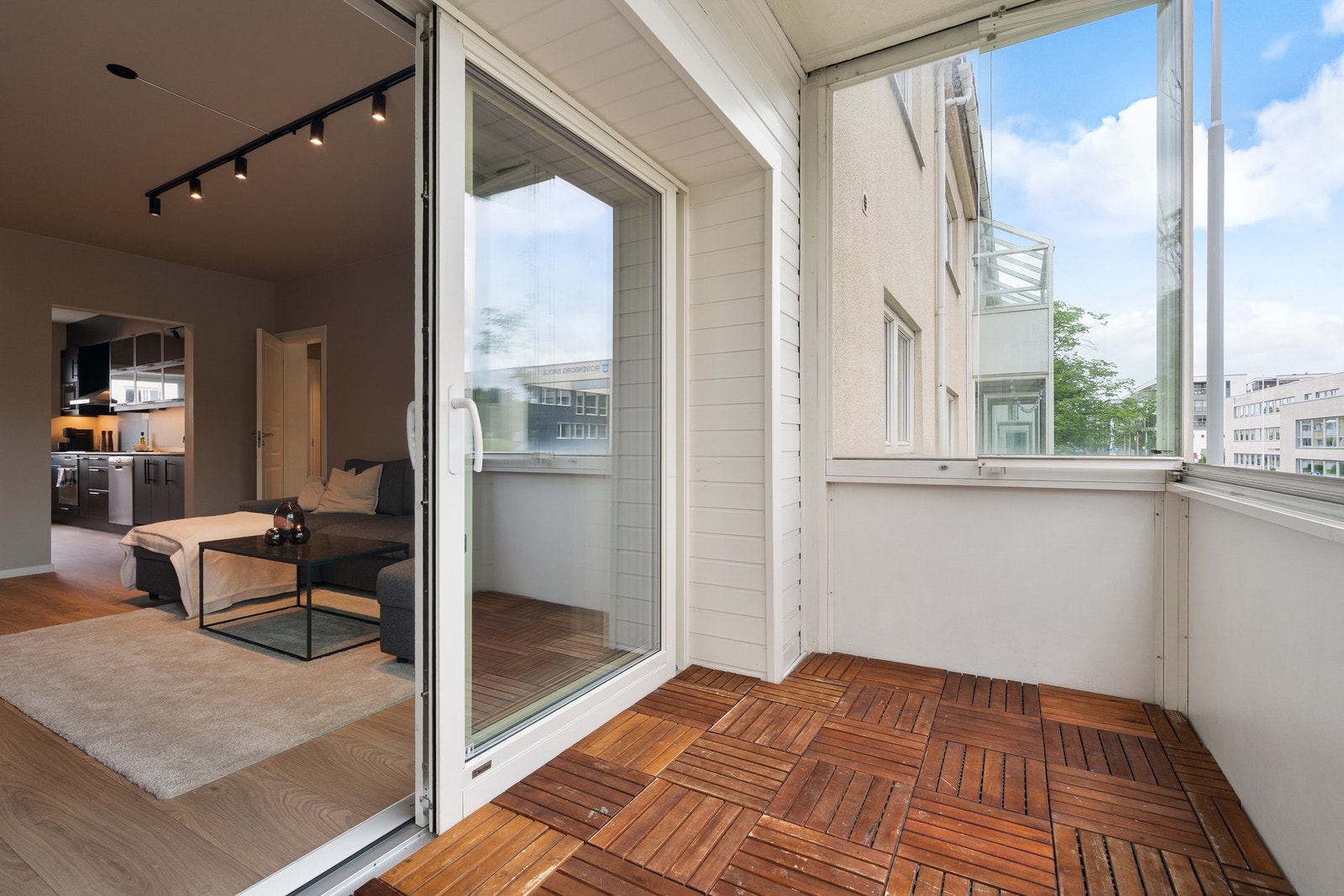 Denne forlenger stuerommet og sørger for godt med lyssinnslipp men også begrenset innsyn. Galleribilde