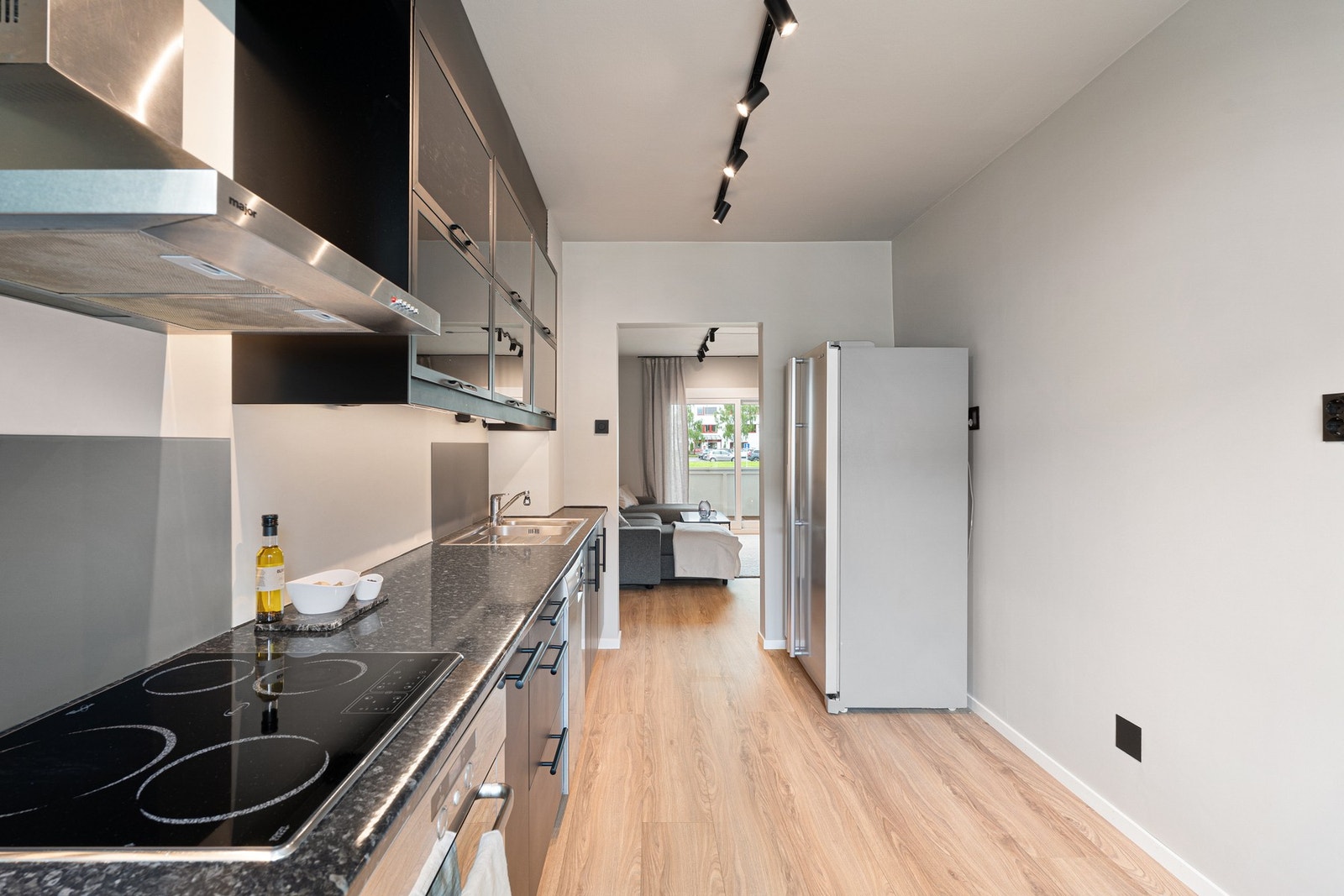 Kjøkkenet er nylakkert fra 2024. Galleribilde