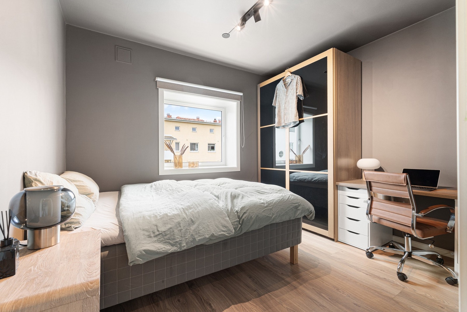 Boligen har 2 gode soverom på hhv. 10 og 11 kvadratmeter! Galleribilde